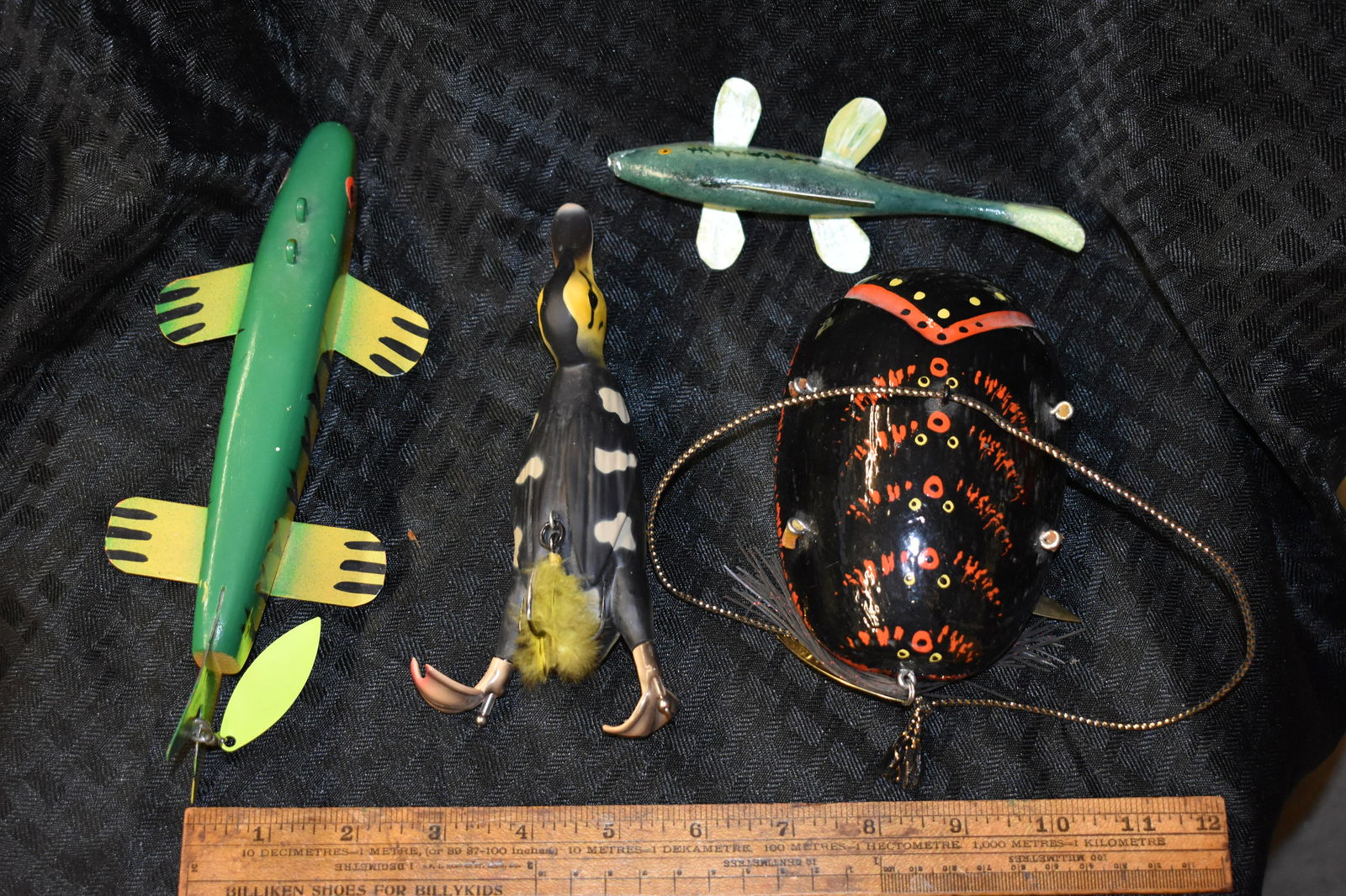 Lot of 4 Unique Fishing Lures, Duck, Beetlle, Vintage/: Lot of 4 Unique Fishing Lures, Duck, Beetlle, Vintage/ Antiques