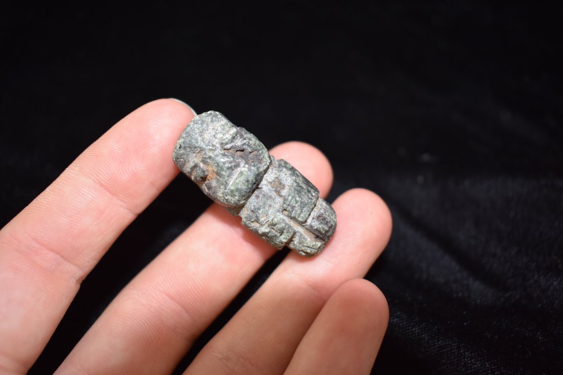 1 1/2" Small Mayan Carved Figure: 1 1/2" Small Mayan Carved Figure, Native American Artifacts, Vintage/Antiques