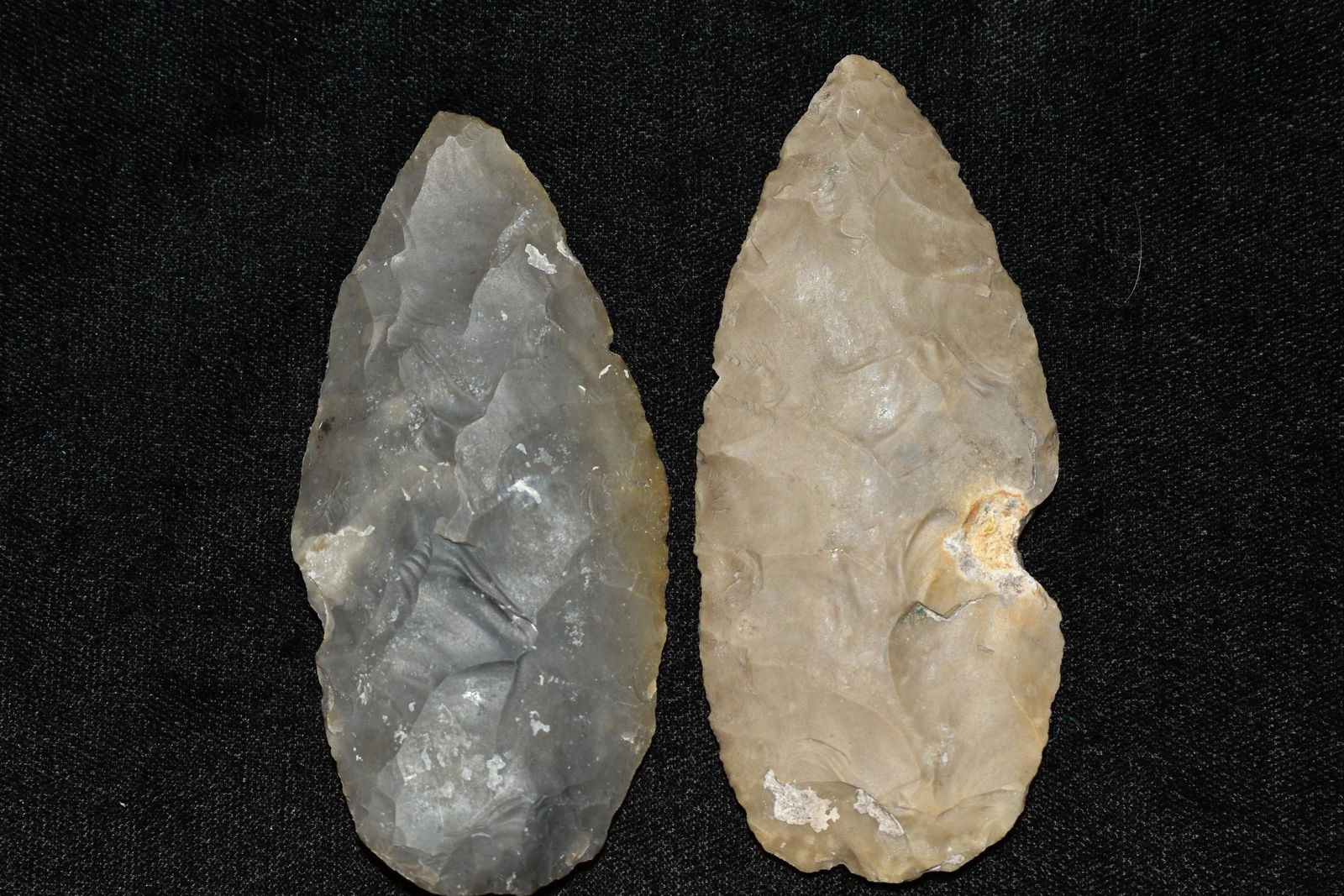 Lot of 2 blades found in Texas, largest measures 3 (1 of 3)