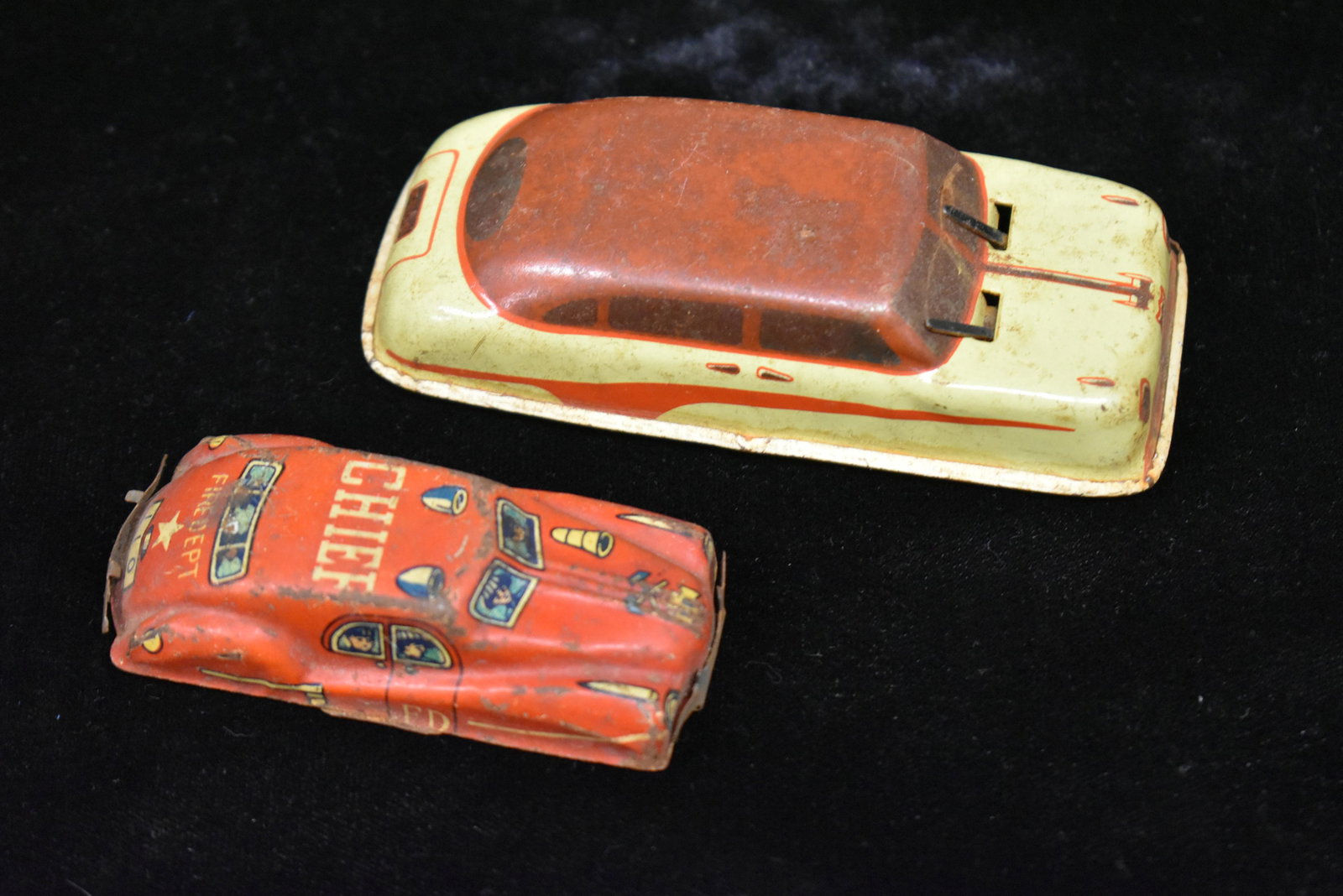 VINTAGE 1950'S TIN TOY CARS,  FIRE CHIEF & OLD CAR WITH (1 of 2)