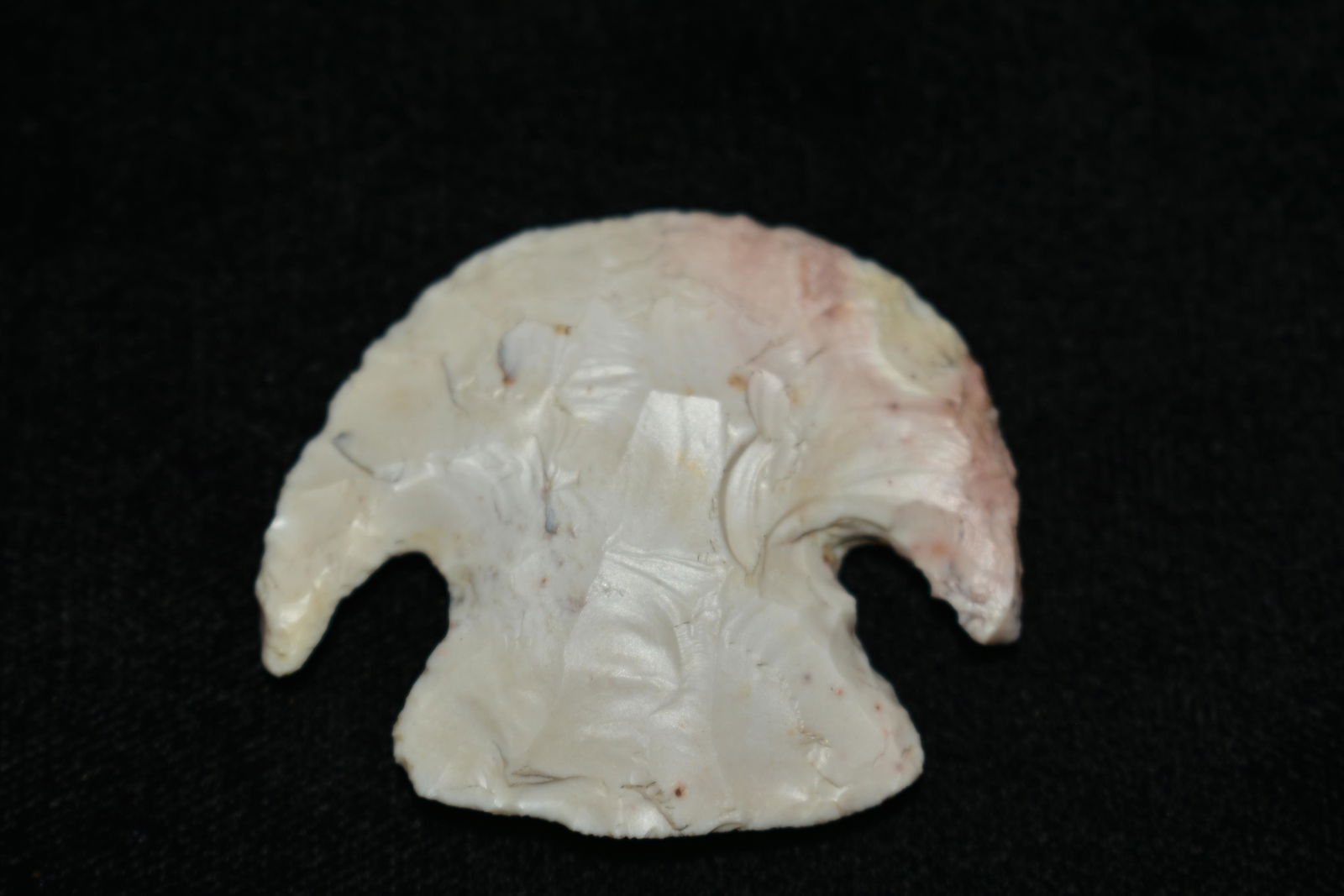 1 3/8" Gibson Stunner: 1 3/8" Gibson Stunner Found in Audrain County, Mo by Dennis Singleton. Authentic Ancient Pre-Historic Native American Indian Artifact Arrowhead