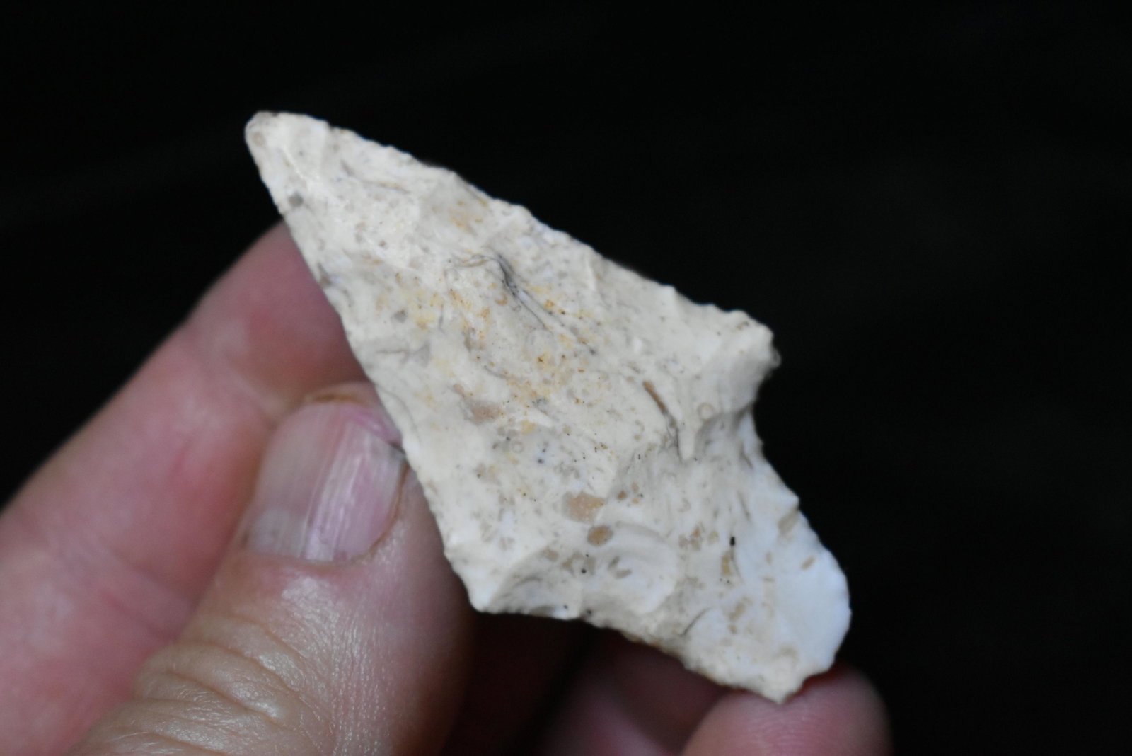 2 1/2" Adena Dickson Arrowhead: 2 1/2" Adena Dickson Arrowhead Found by Jerry Woodward on his farm in Pike County, Missouri. Authentic Ancient Pre-Historic Native American Indian Artifact Arrowhead