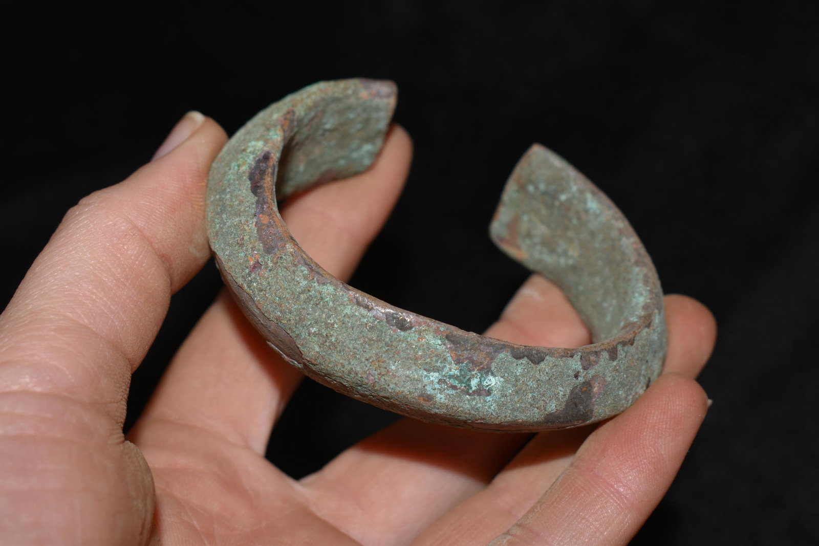 3 1/8" Bronze / Brass African Cuff, African Relics,: 3 1/8" Bronze / Brass African Cuff, African Relics, 1800's, Antique