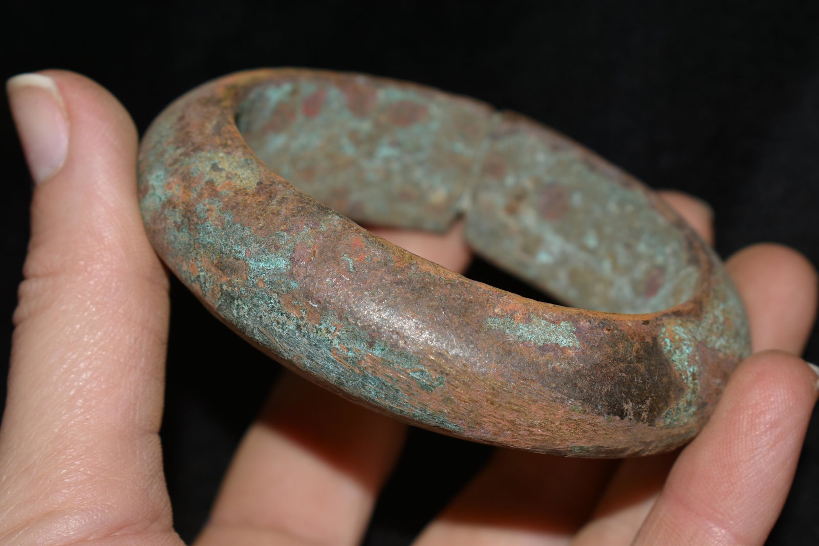 3 1/3" Bronze/ Brass African Cuff, African Relics,: 3 1/3" Bronze/ Brass African Cuff, African Relics, 1800's, Antique