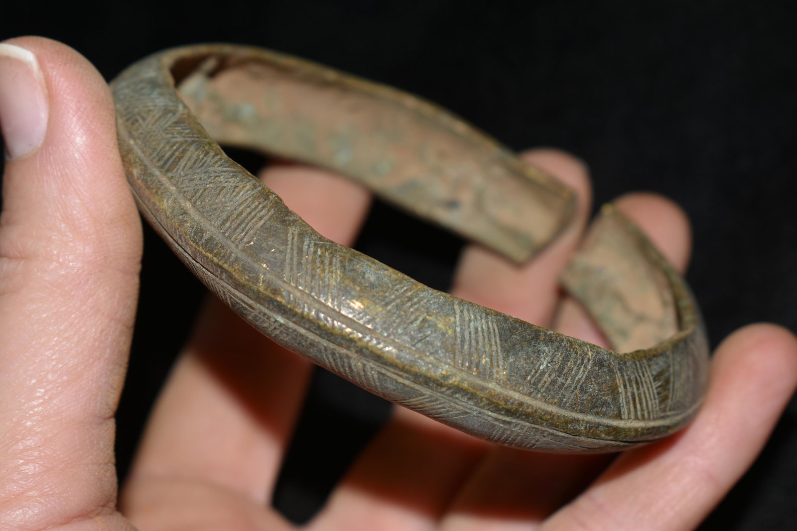 3 1/2" Bronze/ Brass African Cuff, African Relics,: 3 1/2" Bronze/ Brass African Cuff, African Relics, 1800's, Antique