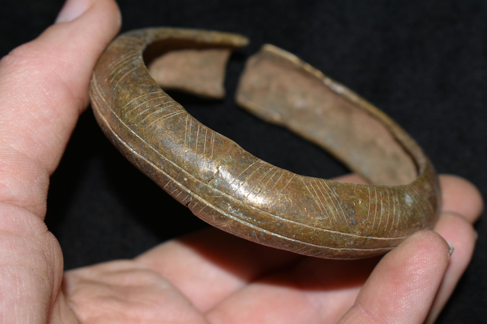 3 1/2" Bronze/ Brass African Cuff, African Relics,: 3 1/2" Bronze/ Brass African Cuff, African Relics, 1800's, Antique