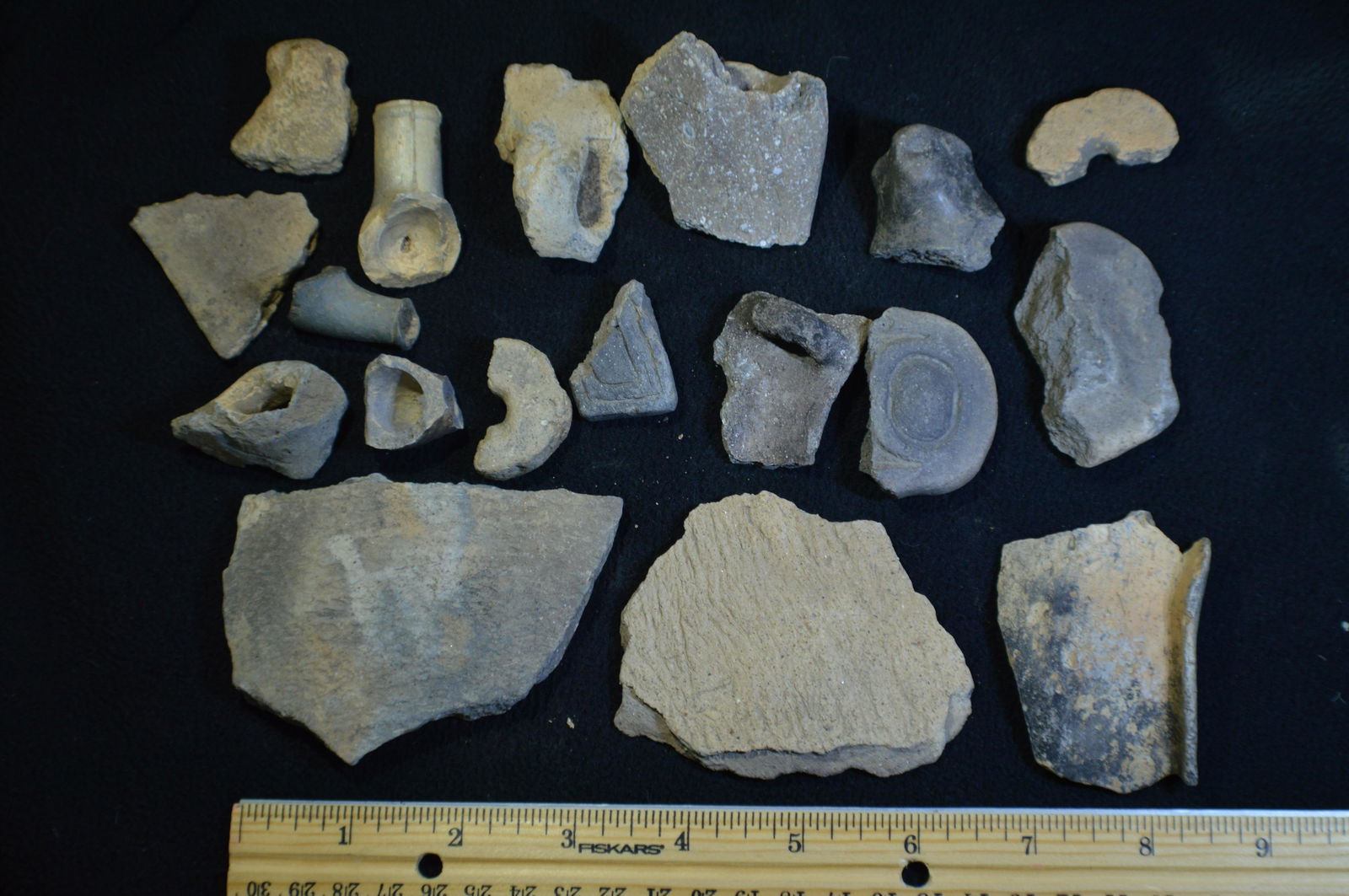 18 Pieces of Highly Decorative Potery Shards and Pieces (1 of 2)