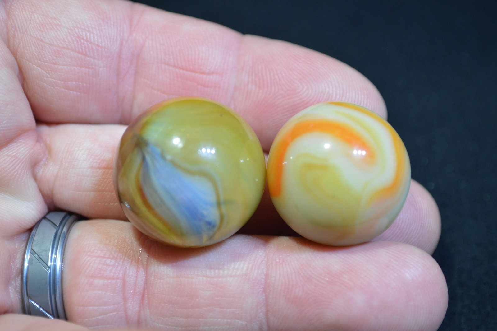 2 Shooter Marbles in Great Condition: 2 Shooter Marbles in Great Condition