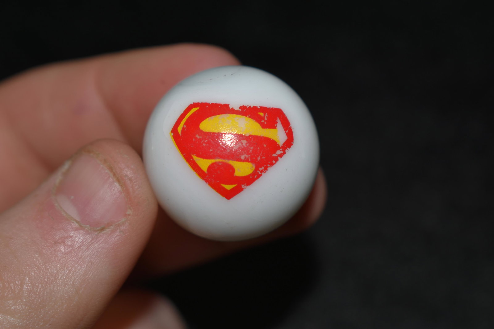 VINTAGE SUPERMAN MARBLE, 1" DIAMETER: VINTAGE SUPERMAN MARBLE, 1" DIAMETER