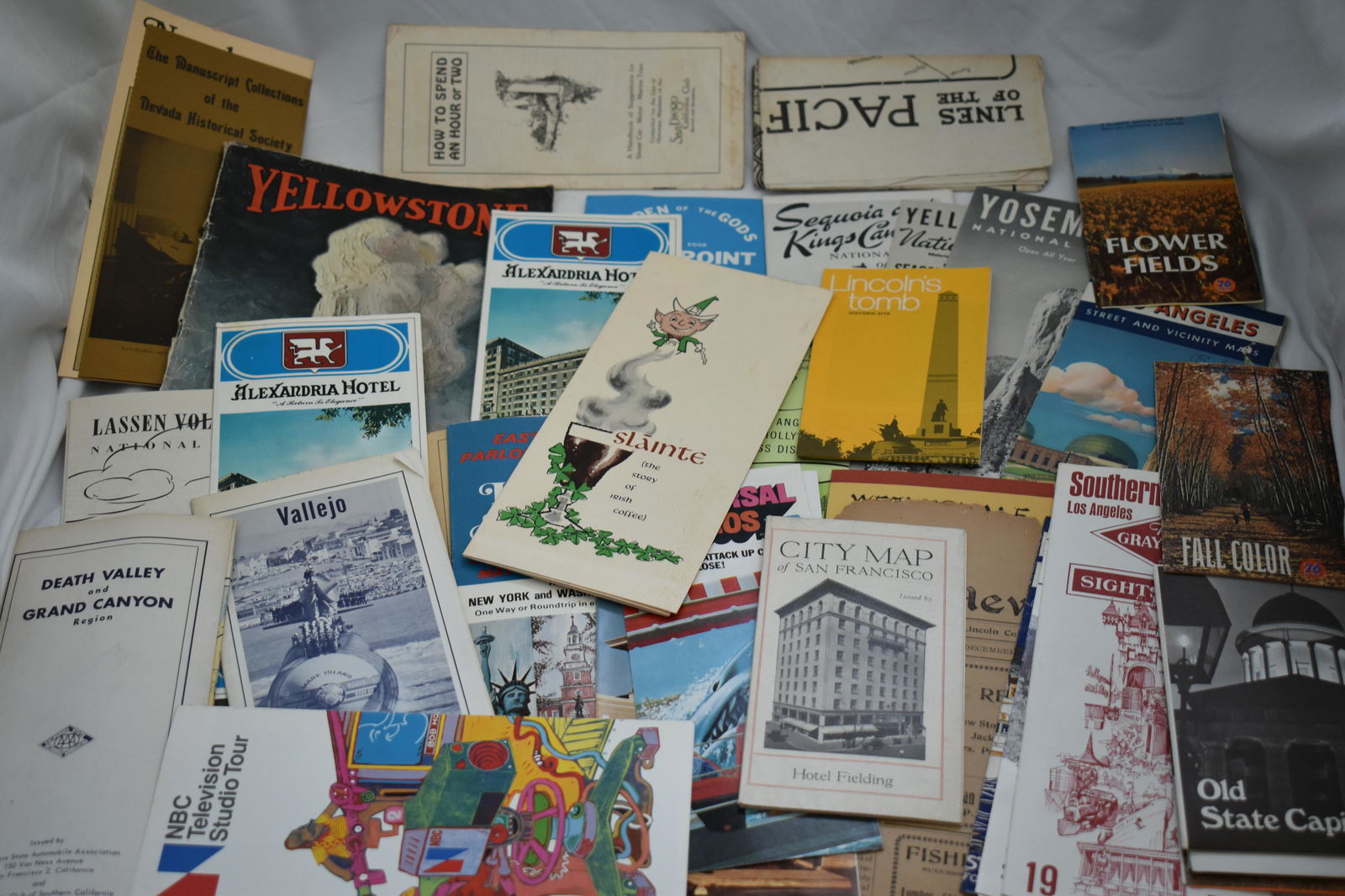 Lot of Vintage California/ West US Travel Brochures/ (1 of 3)