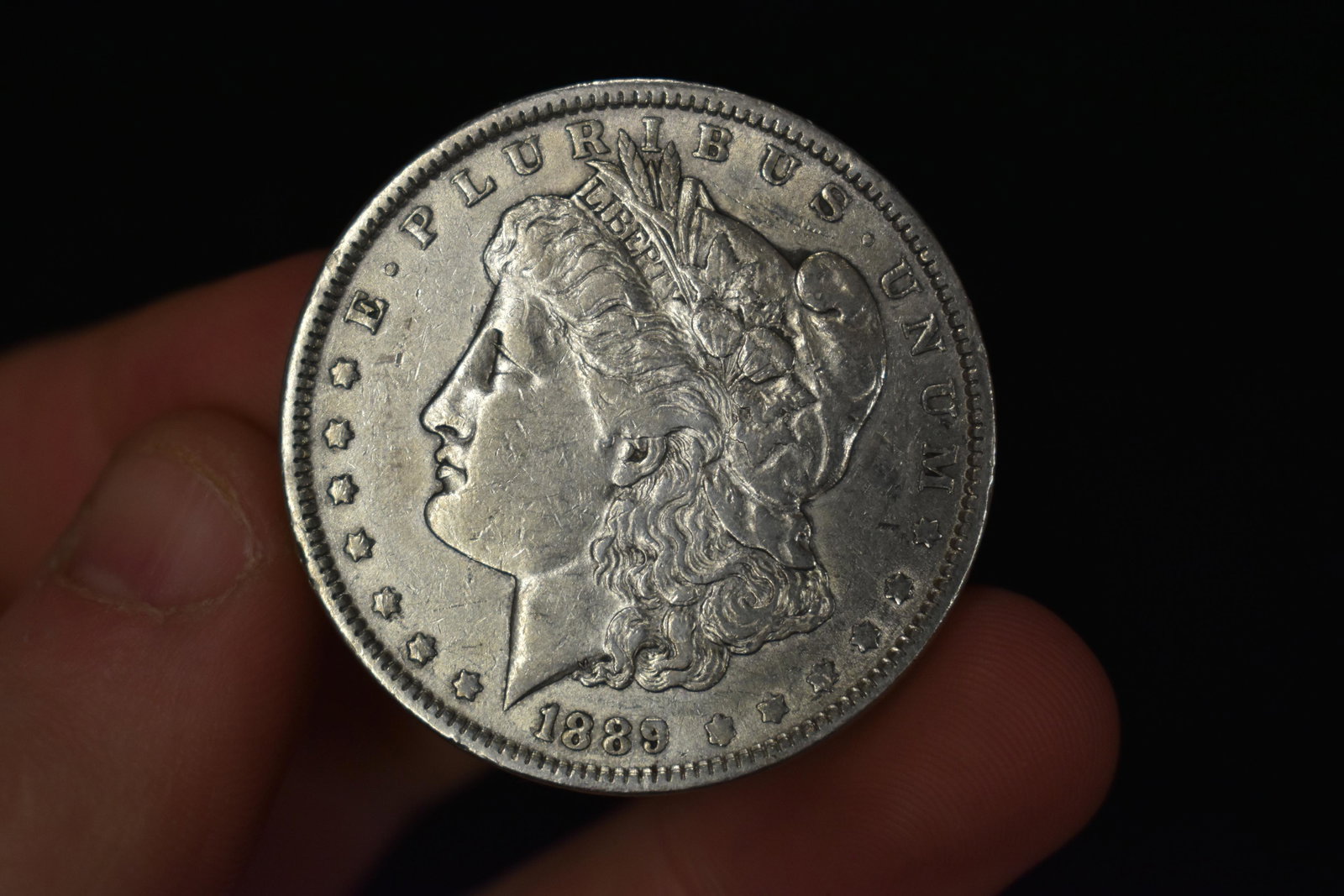 1889 MORGAN SILVER DOLLAR, ONE ONCE SILVER EARLY US (1 of 3)