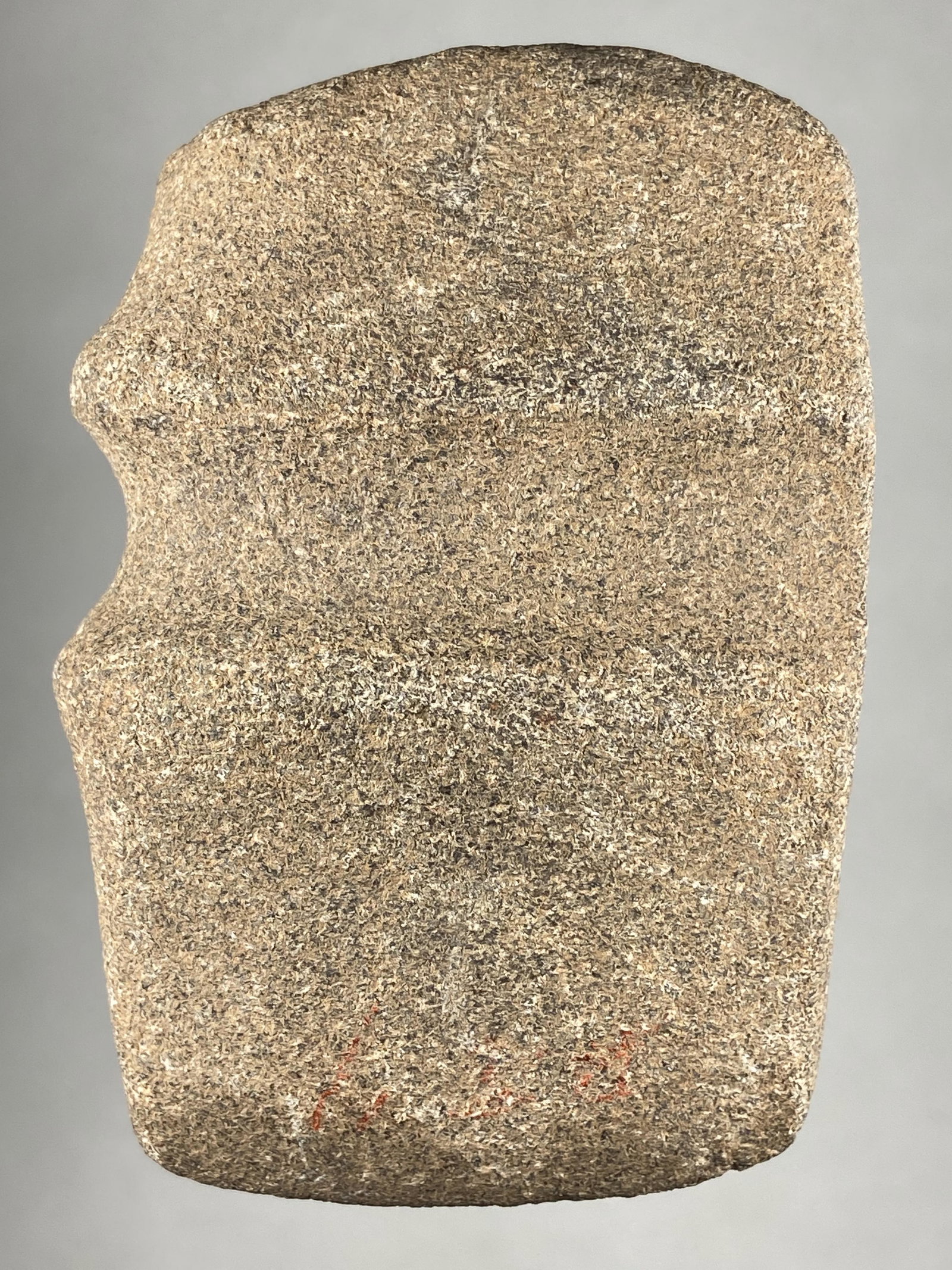 NICE 3/4" GROOVE 4" LONG AXE FOUND IN MADISON COUNTY: NICE 3/4" GROOVE 4" LONG AXE FOUND IN MADISON COUNTY ILLINOIS, FLUTED ON EDGE, STANDS UP WELL