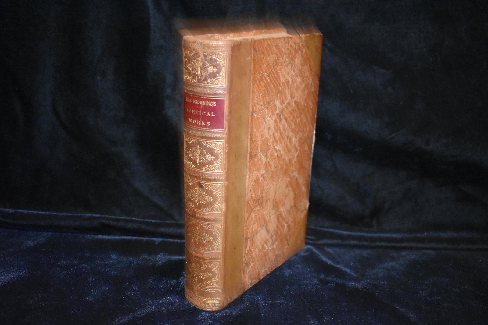1800's POETICAL WORKS OF ELIZABETH BARRETT BROWNING: POETICAL WORKS OF ELIZABETH BARRETT BROWNING. Published by THOMAS Y. CROWELL & CO., NY circa 1880's. May be a first edition. Has no date on the title page. Overall very good condition. Cover has some 