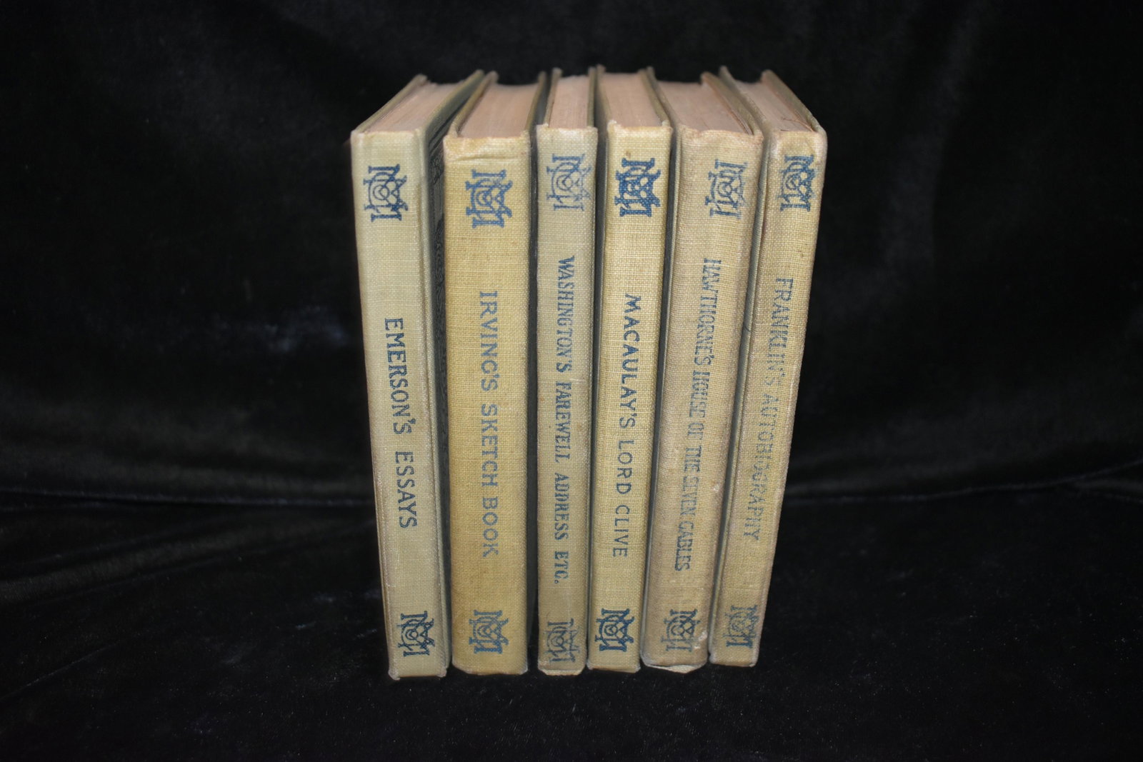 6 Macmillon Pocket Classics 1909: 6 MacMillon Pocket Classics. Published by Macmillon Company New York 1909. Titles Select Essays and Addresses Including the American Scholar by Ralph Waldo Emerson, Washington's Farewell Address Webst