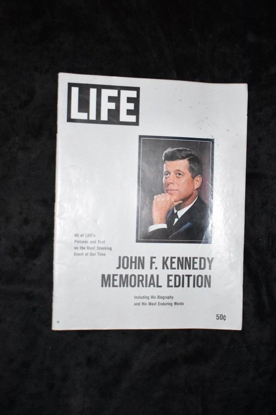 JOHN F. Kennedy Memorial Edition 1963 LIFE: Original Life Magazine 1963. Excellent condition. Shows in detail the stop action photos of the famous 8mm movie film depicting the actual assassination of President Kennedy and all events up to and i