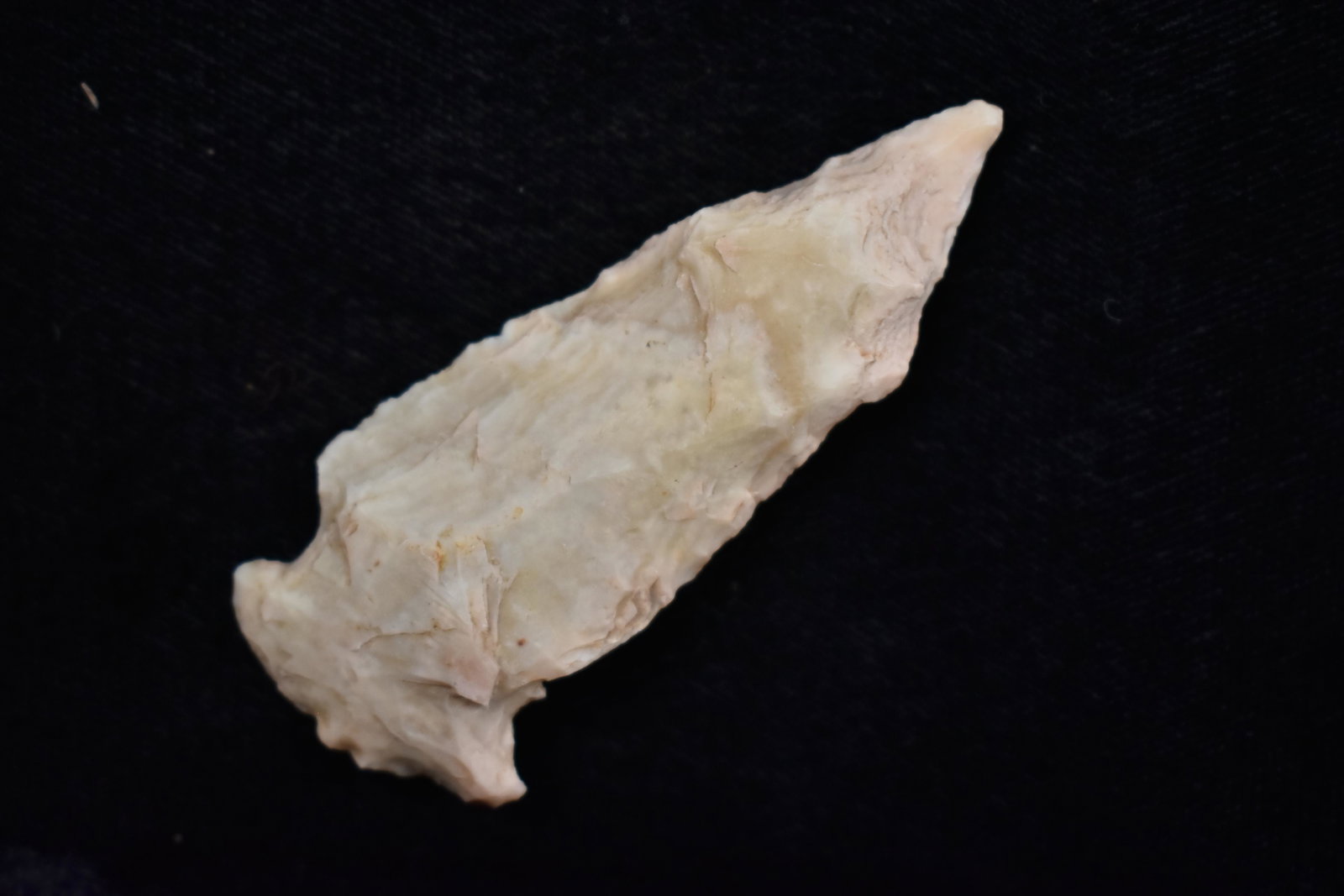 2 6/16" Steuben. Native American Artifact: 2 6/16" Steuben. Native American Artifact