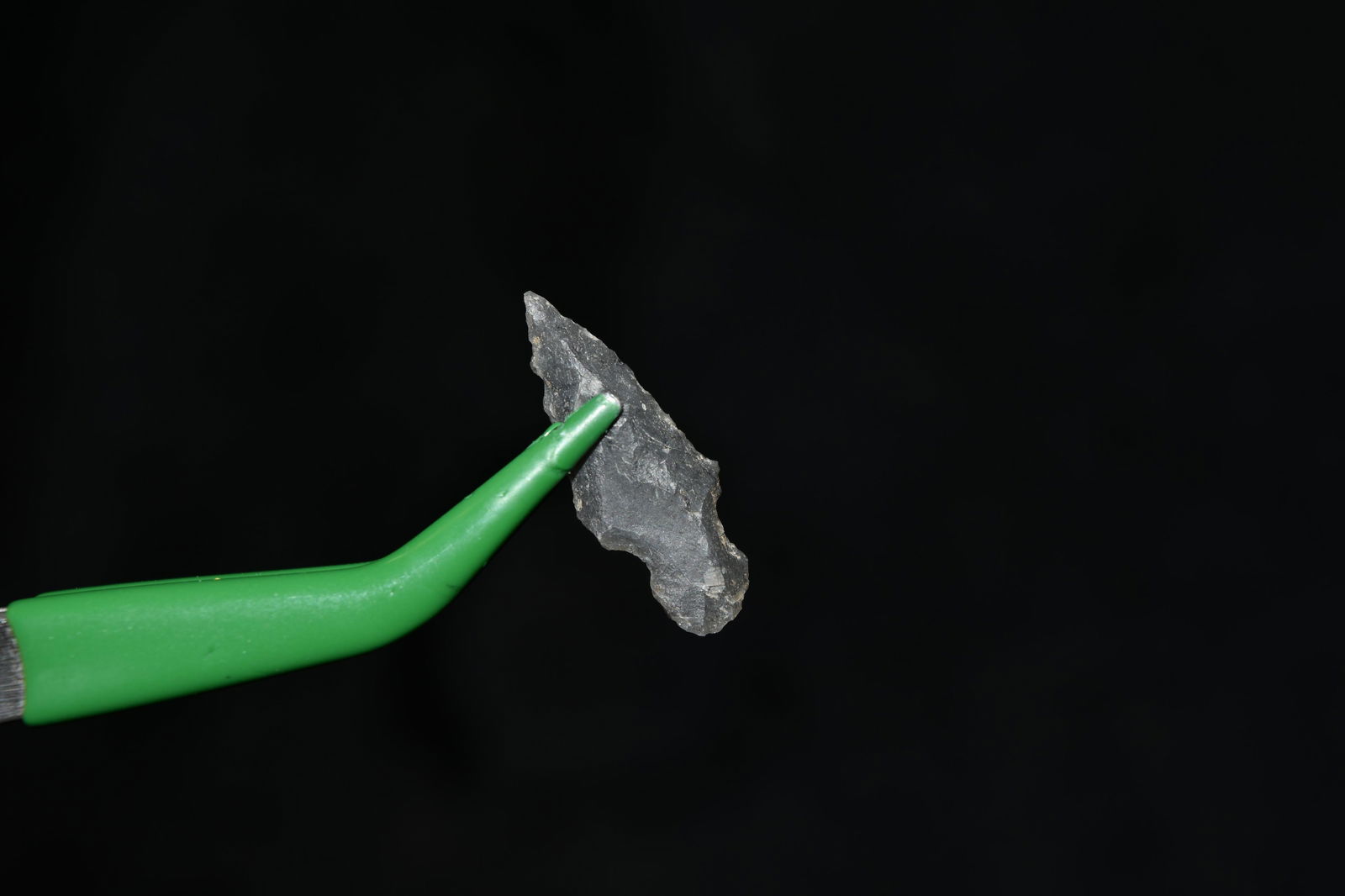 7/8" Bird point, Novaculite, Lee Co. Arkansas, Native (1 of 3)