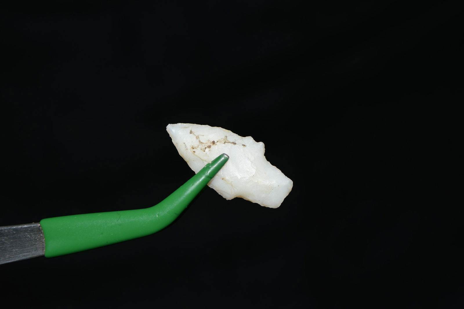 1 1/8" Novaculite Bird point, Lee Co. Arkansas, Native (1 of 3)