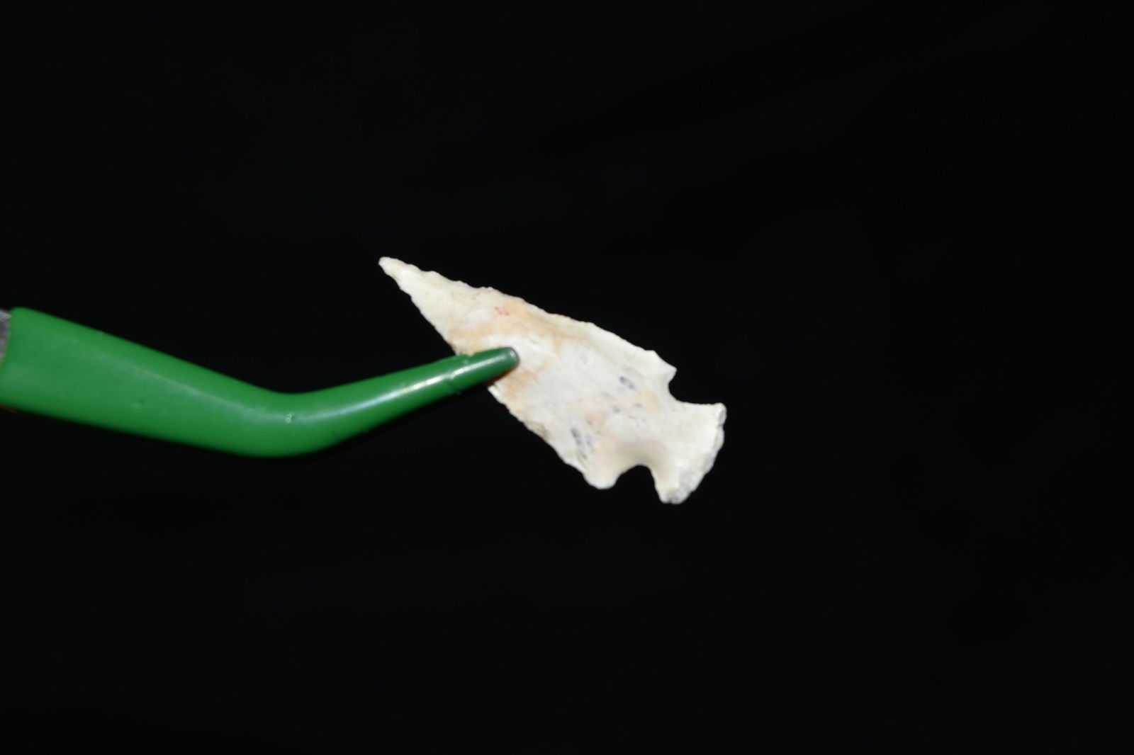 1/4" Bird point, Greene Co. IL, Native American (1 of 3)