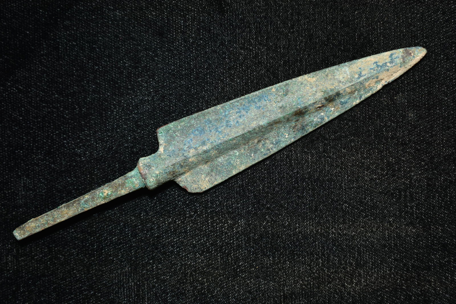 4 5/8" Rare Bronze Arrowhead, Elamite Middle Period ca (1 of 4)