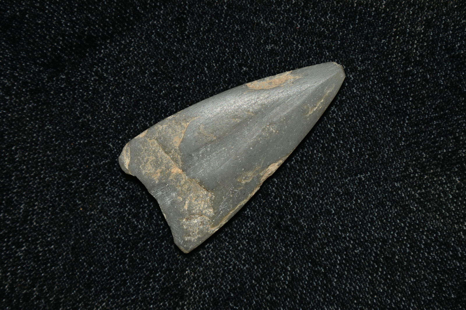 1 1/2" Slate Arrowhead, Native American Artifacts (1 of 4)
