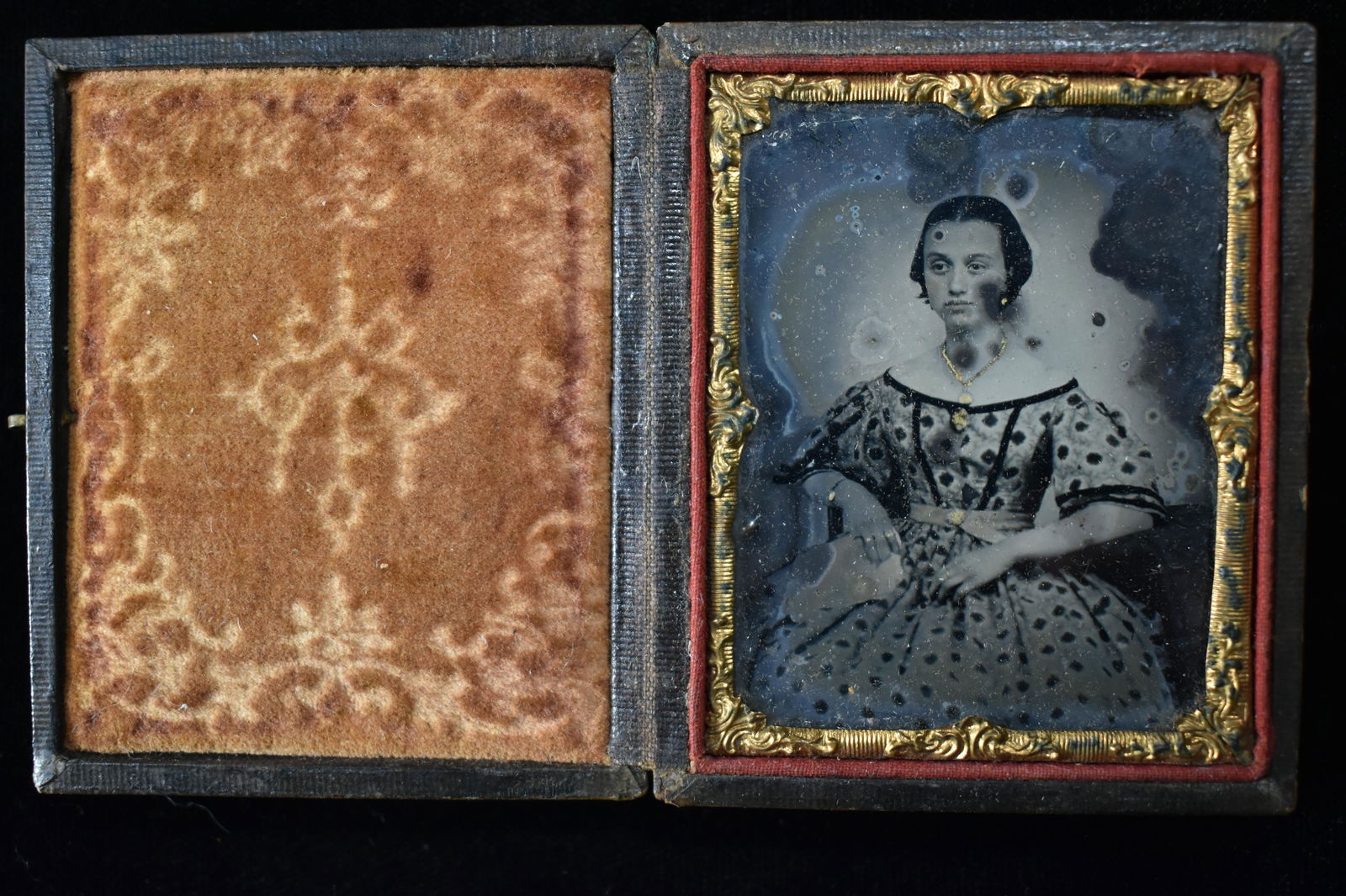 2 7/8" Tin Type Photo Box (1 of 5)
