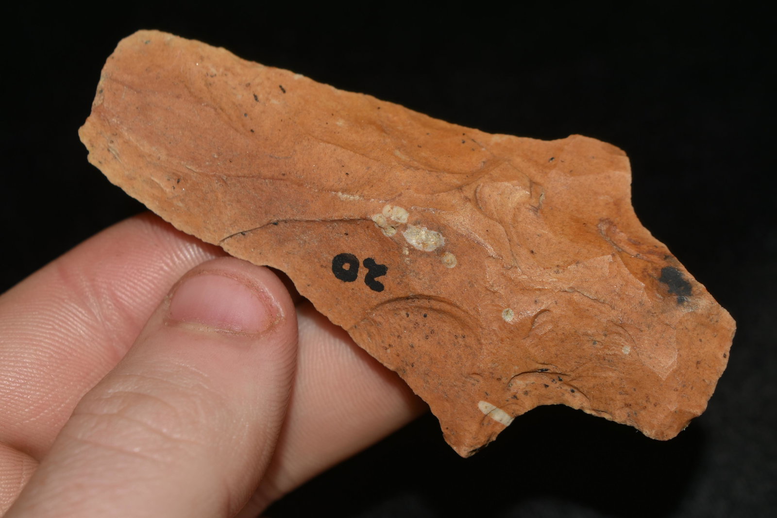 3 1/4" LONG COLORFUL CHISEL TIPPED PICKWICH HAFTED: 3 1/4" LONG COLORFUL CHISEL TIPPED PICKWICH HAFTED SCRAPER FOUND IN THE BENTON / HUMPHREYS COUNTY TENNESSEE AREA BY E.J. SIMS