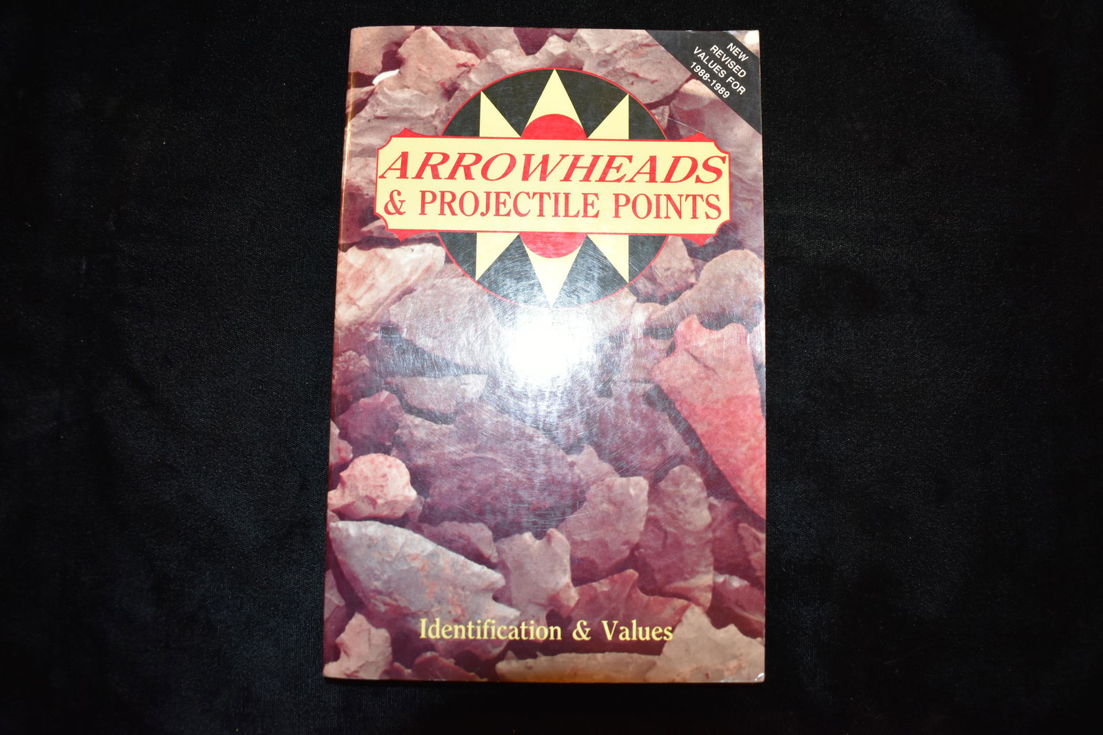 BOOK; ARROWHEADS & PROJECTILE POINTS, 224 PAGES, LAR (1 of 3)