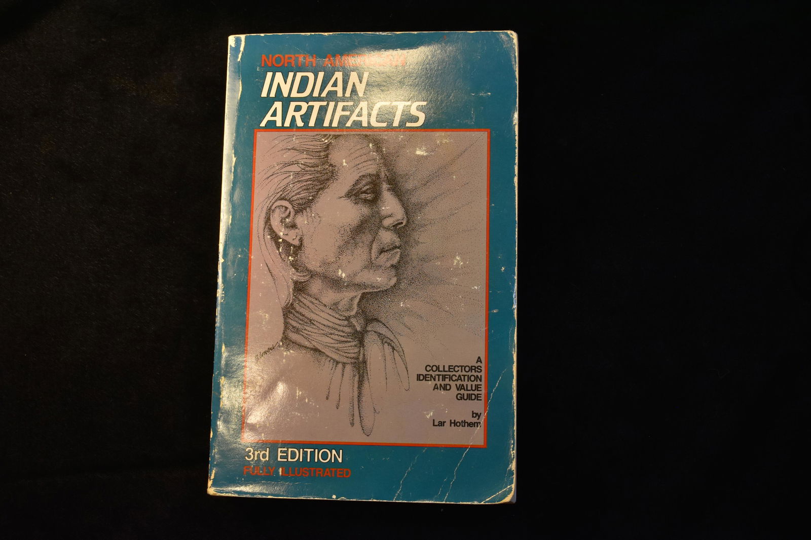 BOOK; NORTH AMERICAN INDIAN ARTIFACTS, 426 PAGES, LAR (1 of 4)