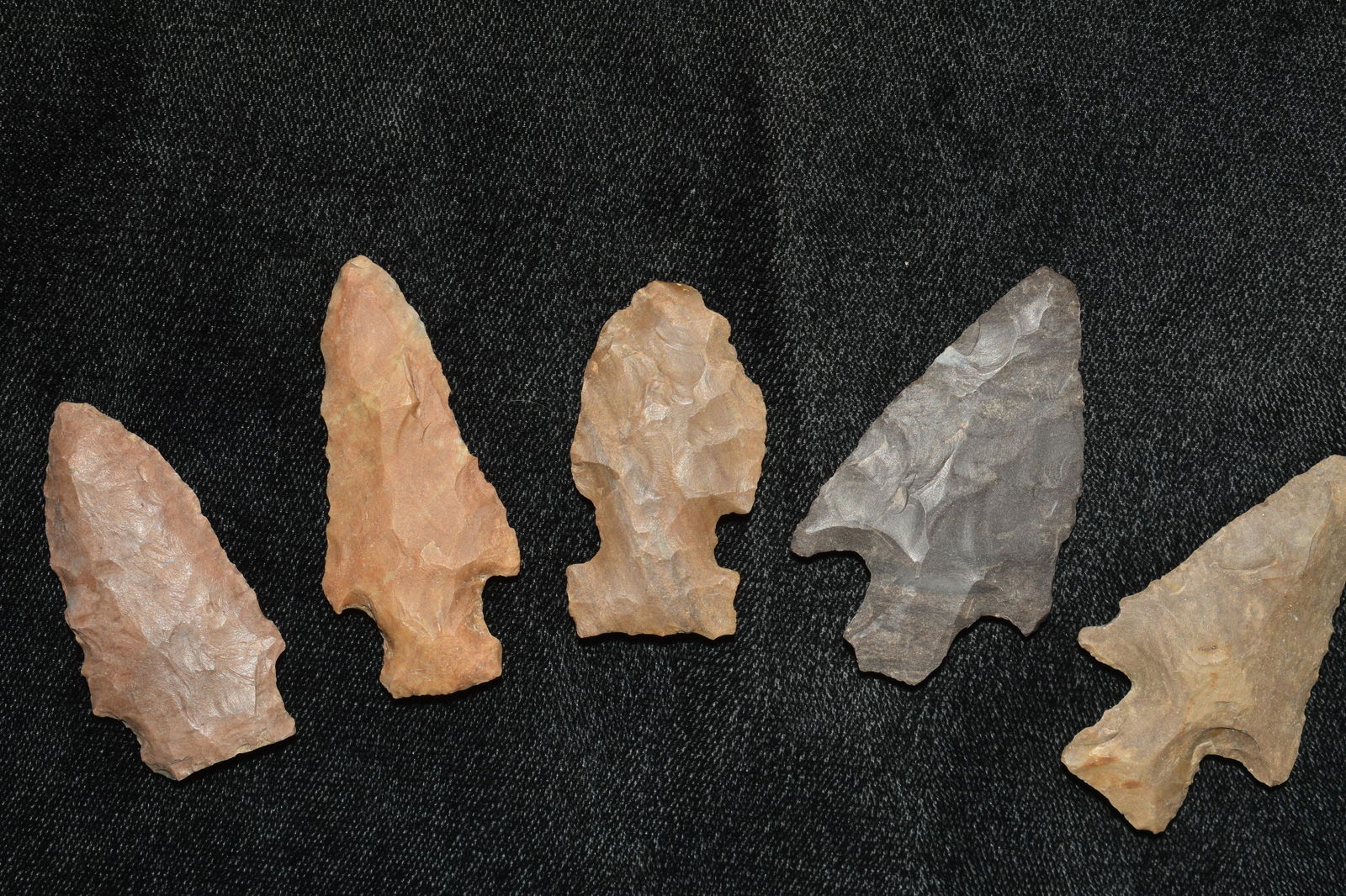 LOT OF 5 MOSTLY ARCHAIC POINTS FOUND IN THE BENTON / (1 of 3)