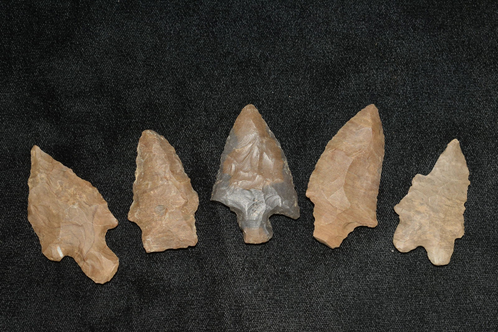 LOT OF 5 MOSTLY ARCHAIC POINTS FOUND IN THE BENTON / (1 of 3)