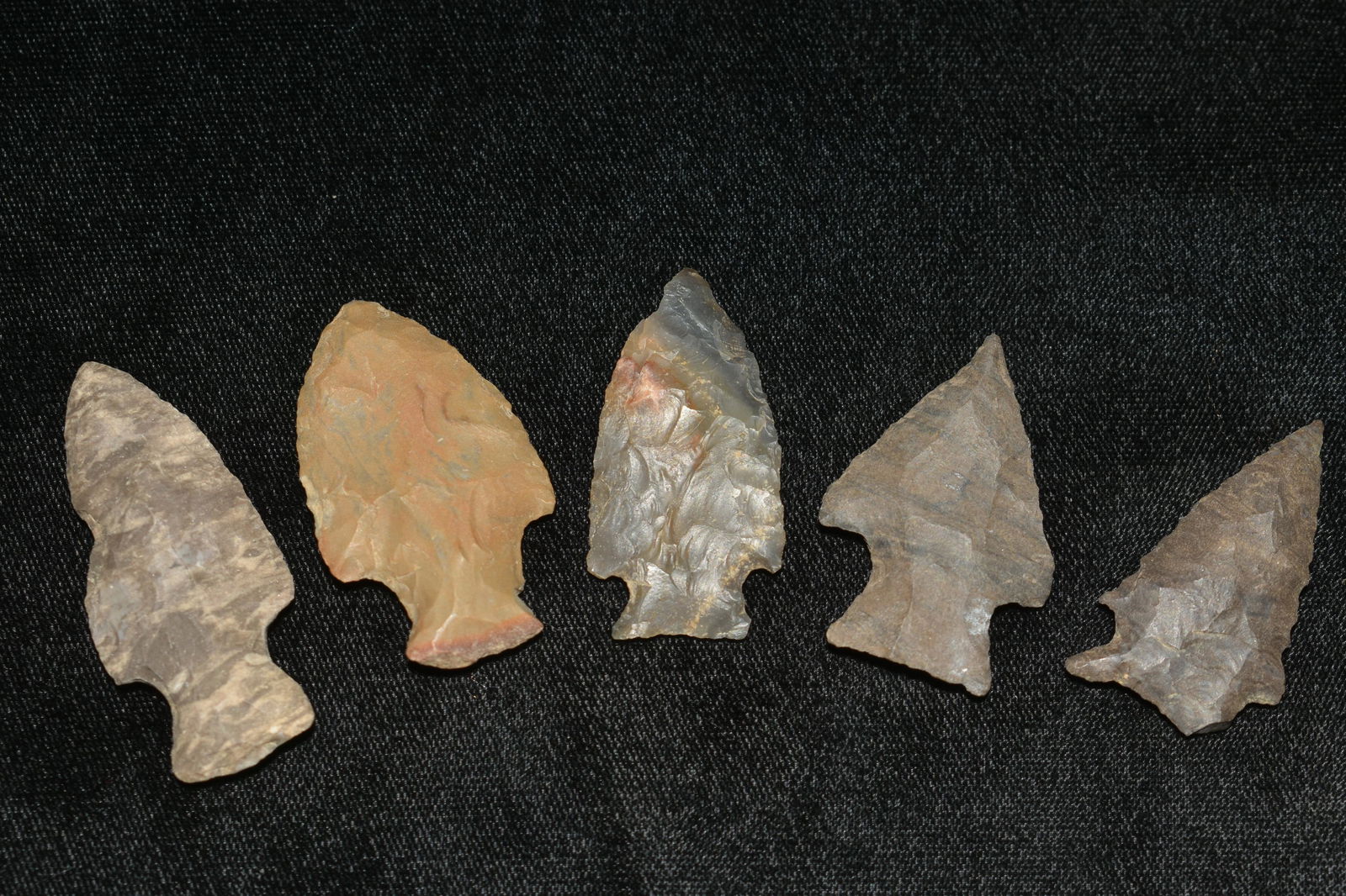 LOT OF 5 MOSTLY ARCHAIC POINTS FOUND IN THE BENTON / (1 of 3)