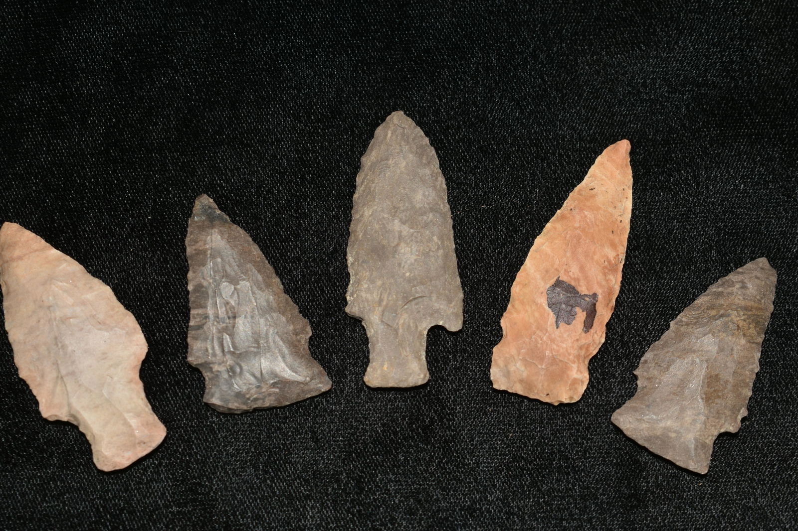 LOT OF 5 MOSTLY ARCHAIC POINTS FOUND IN THE BENTON / (1 of 3)