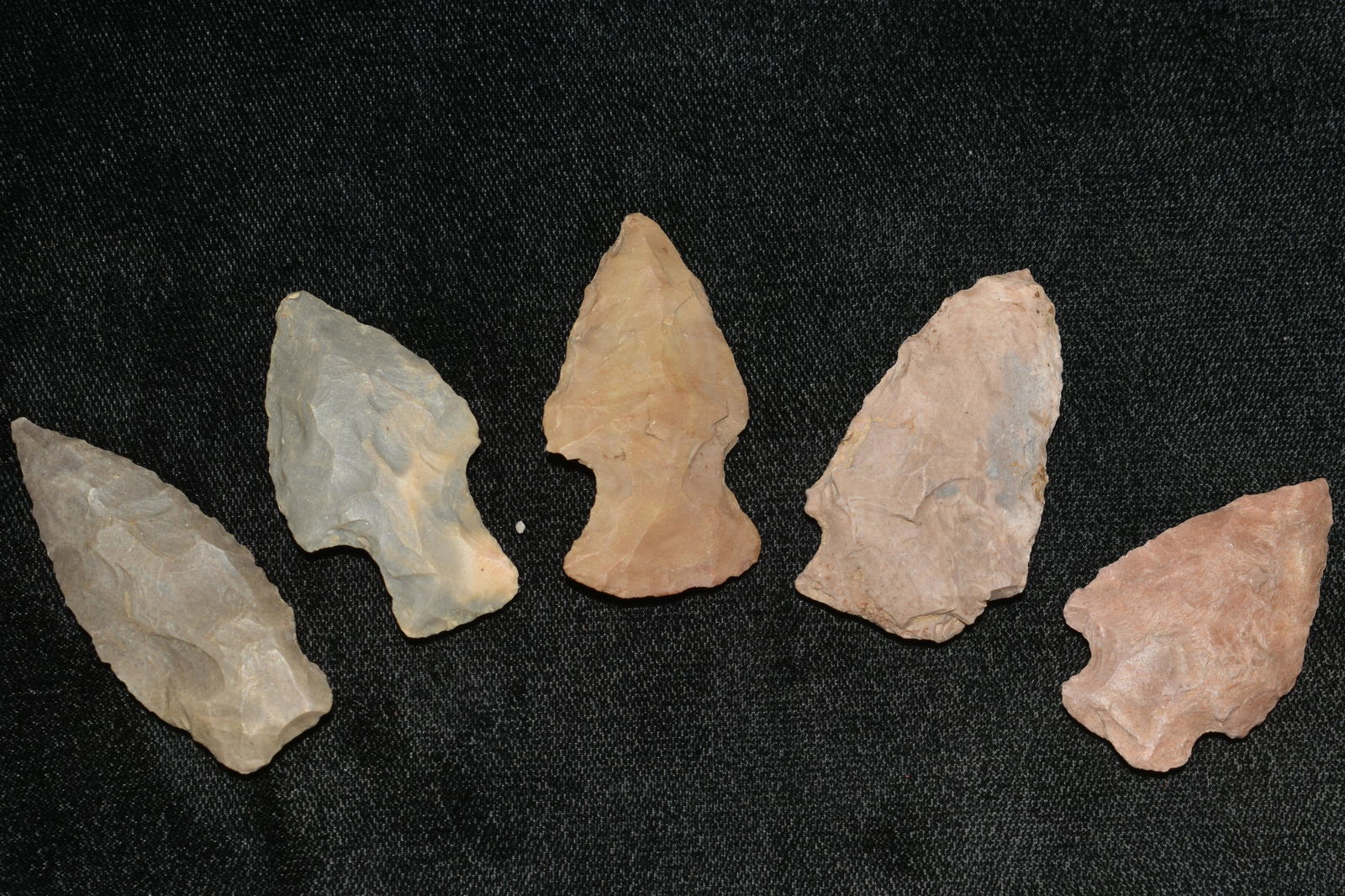 LOT OF 5 MOSTLY ARCHAIC POINTS FOUND IN THE BENTON / (1 of 3)