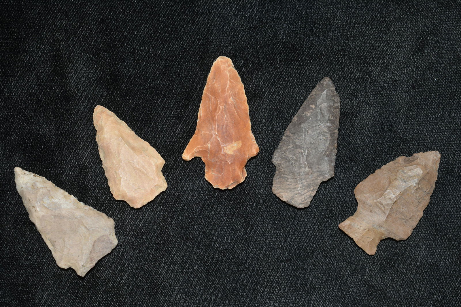 LOT OF 5 MOSTLY ARCHAIC POINTS FOUND IN THE BENTON / (1 of 3)