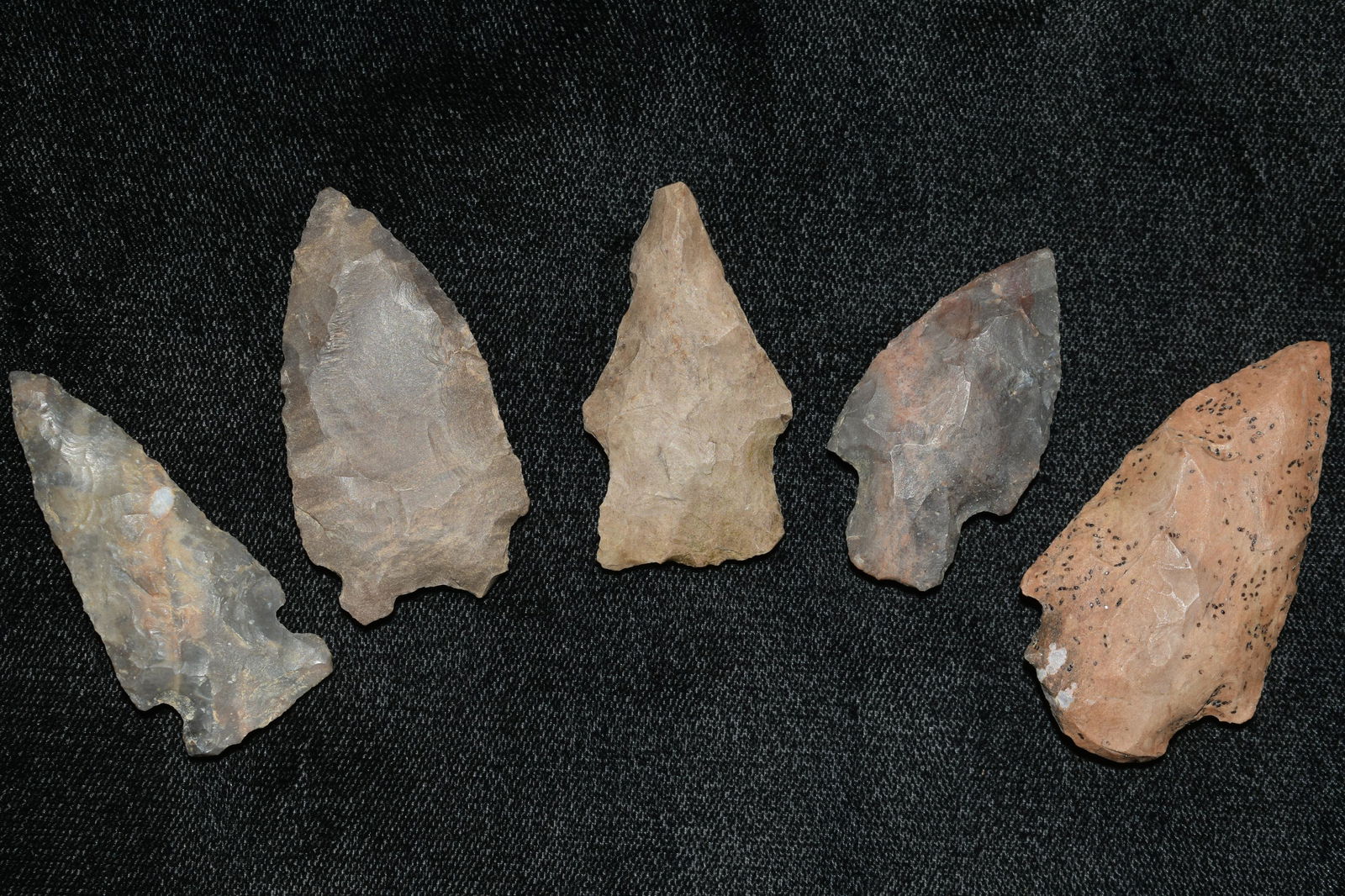 LOT OF 5 MOSTLY ARCHAIC POINTS FOUND IN THE BENTON / (1 of 3)