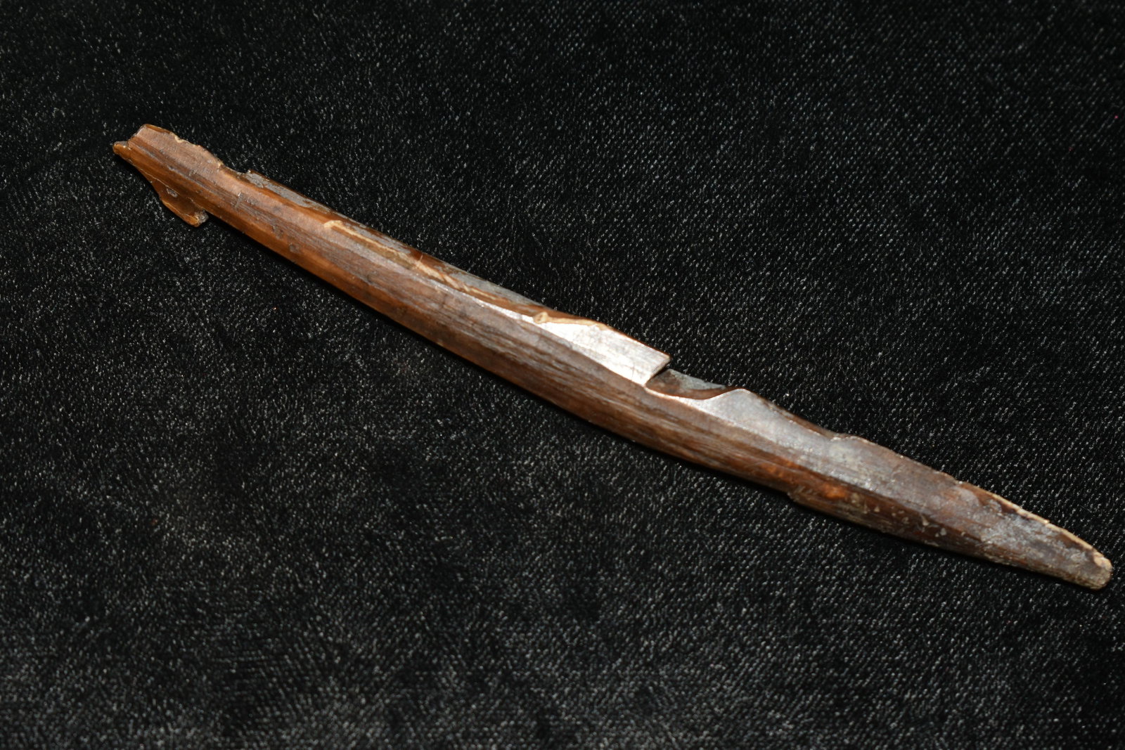 4 3/4" Eskimo Alaskan Bone Harpoon: 4 3/4" Eskimo Alaskan Bone Harpoon, Native American Artifacts