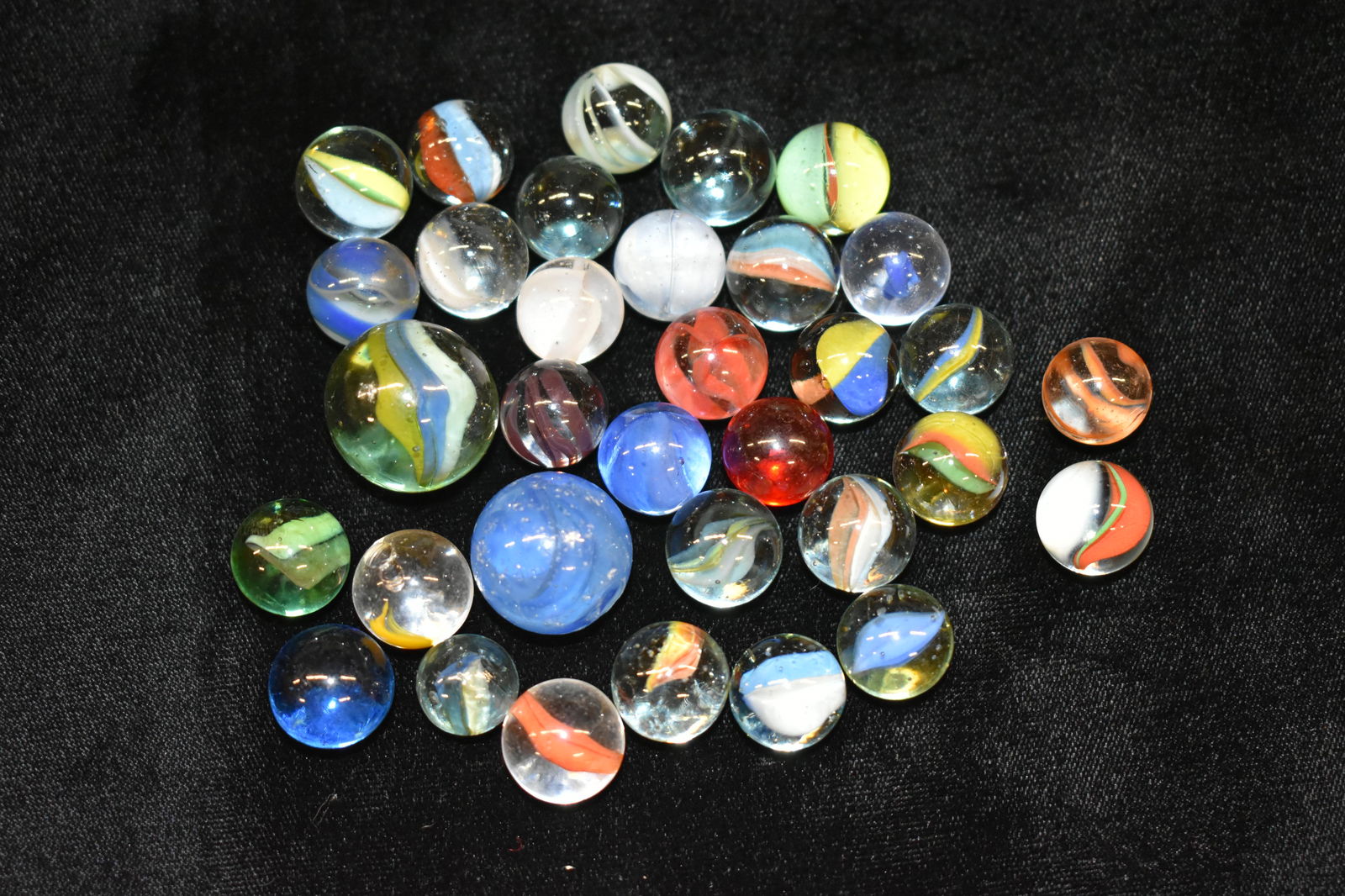 Lot of Vintage Marbles: Lot of Vintage Marbles