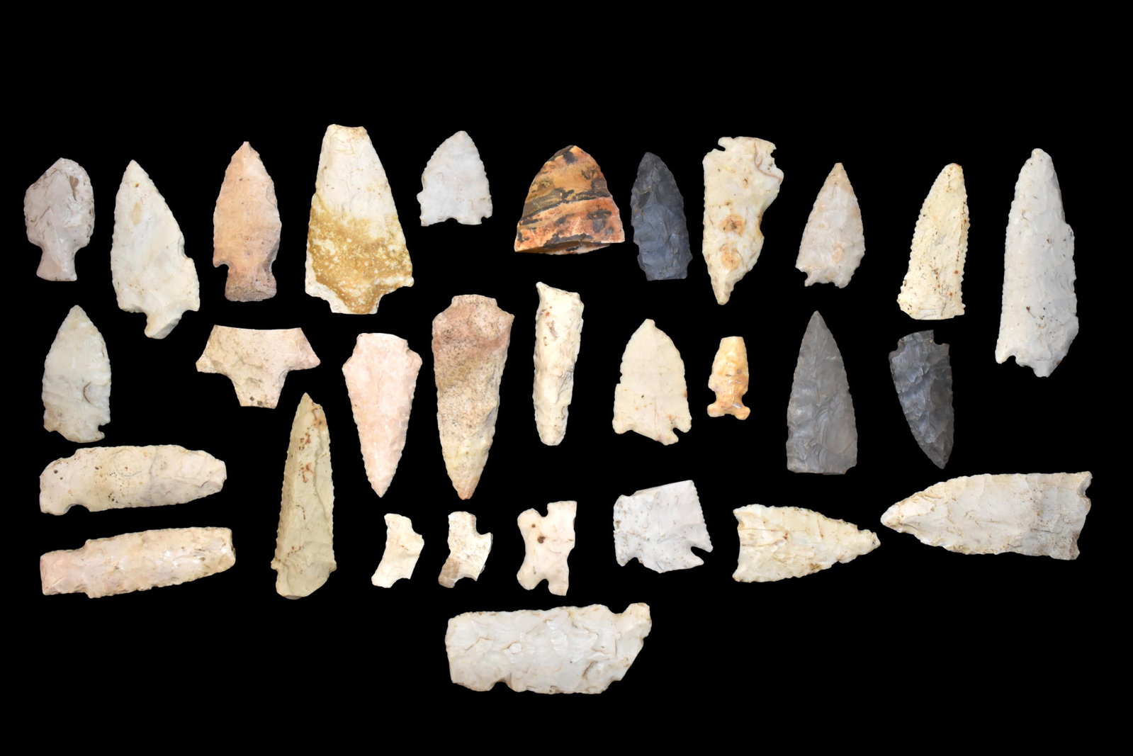 Lot of 31 Heartbreaker Arrowheads. This collection: Lot of 31 Heartbreaker Arrowheads. This collection contains the personally found relics of Steve Koch, Winchester Illinois. Steve hunted relics his entire life with family and friends. He mainly hunte