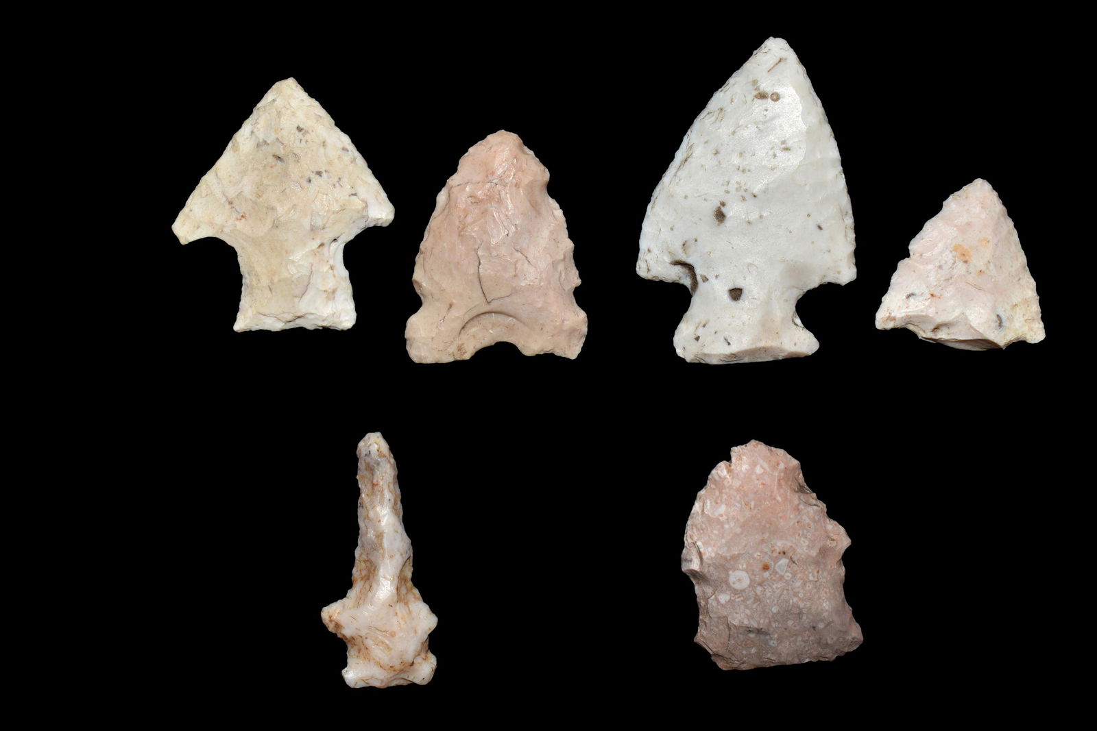 Lot of 6 Arrowheads. This collection contains the (1 of 2)