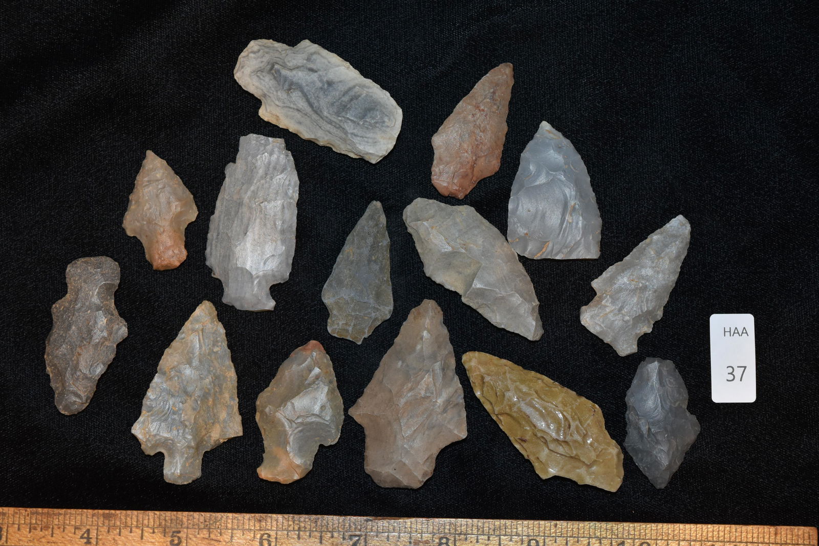 Grouping of Kentucky Arrowheads, authentic Native (1 of 1)