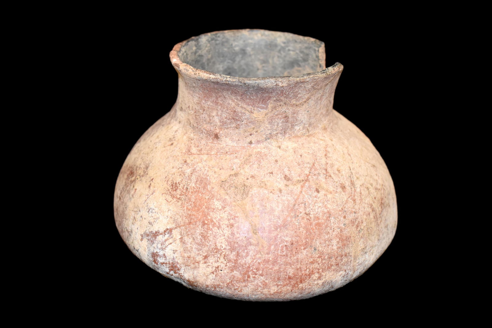 6 1/2" tall x 4" pot Utah find aquired on privated: 6 1/2" tall x 4" pot Utah find aquired on privated property. no restoration.