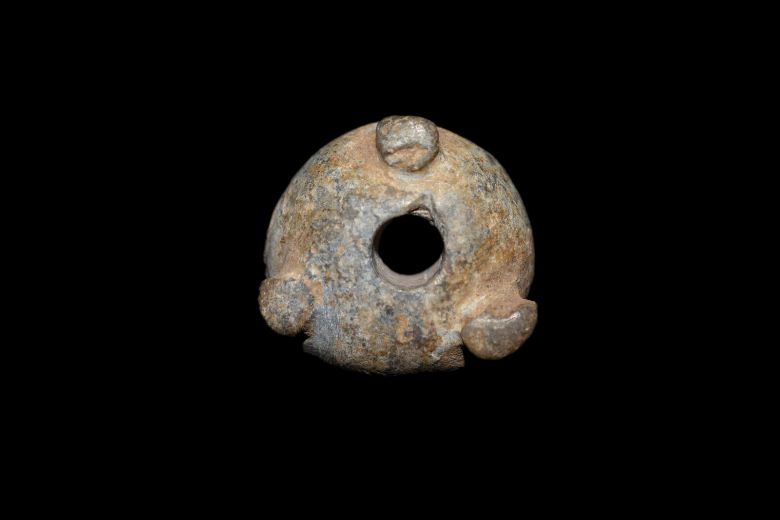 INTERESTING STONE EFFIGY BEAD REPRESENTING A TRIPOD (1 of 4)