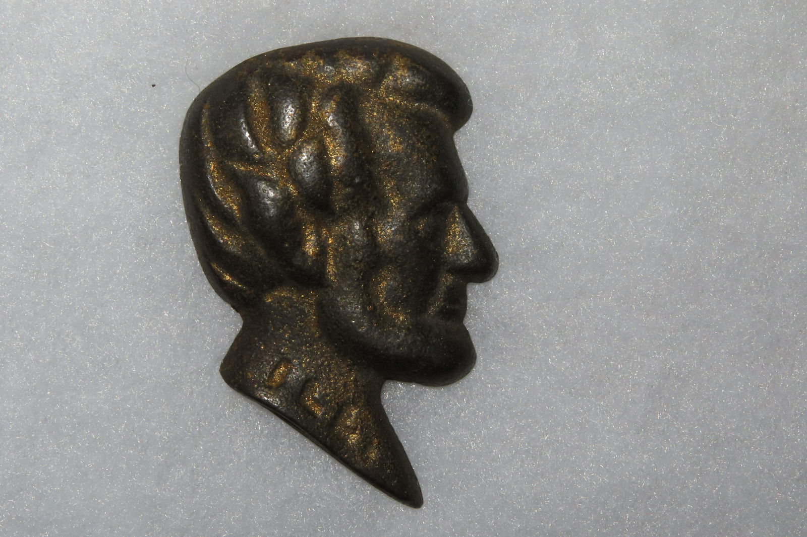Antique Cast Iron Abraham Lincoln Paperweight marked (1 of 5)