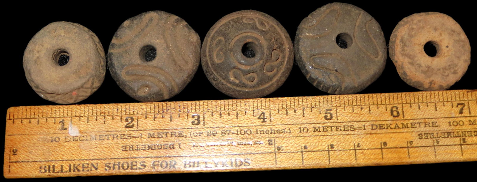 5 Pre-Colombian Whirl Effigy Beads (1 of 4)