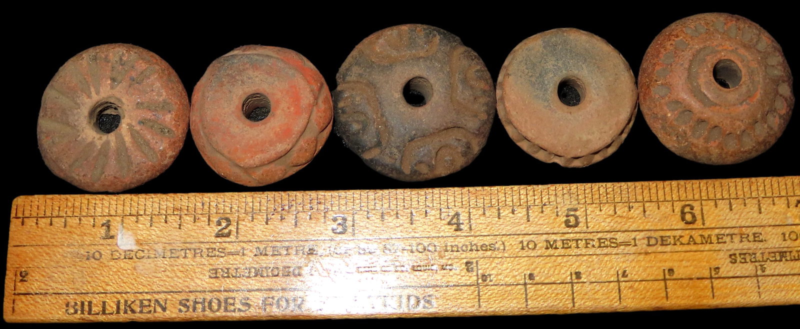 5 Pre-Colombian Whirl Effigy Beads (1 of 4)