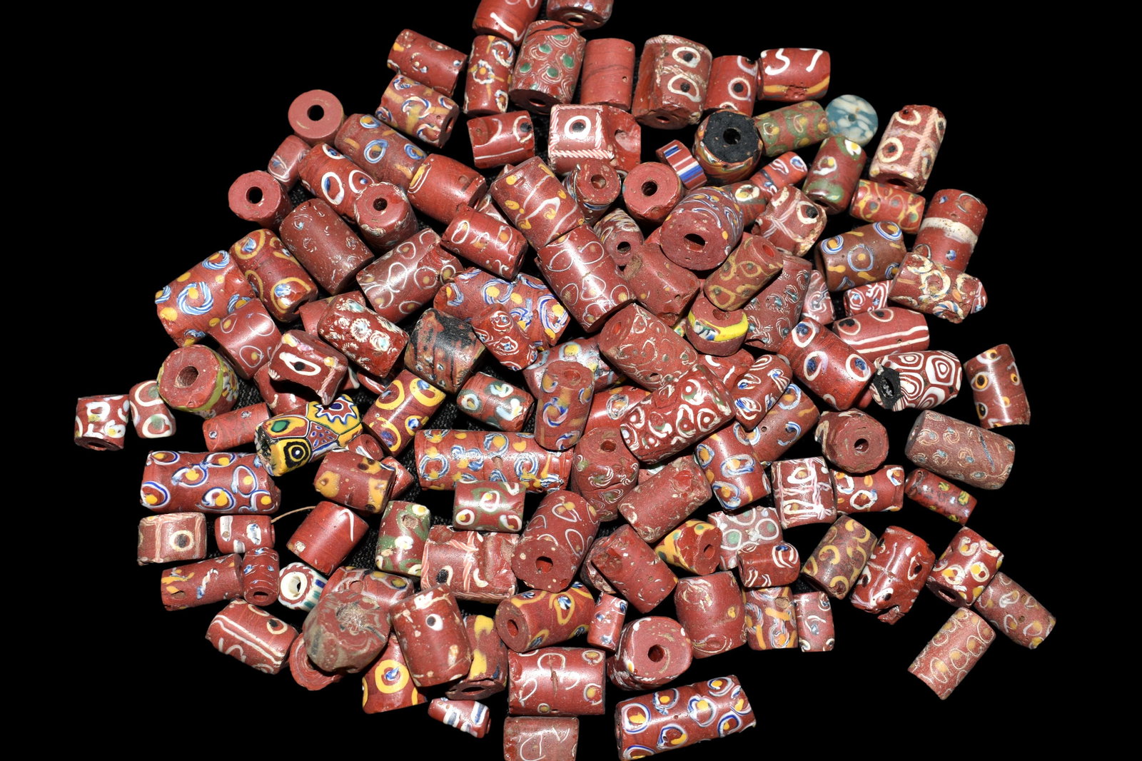 Large Lot of Early Beads-Painted Pipestone: Large Lot of Early Beads-Painted Pipestone