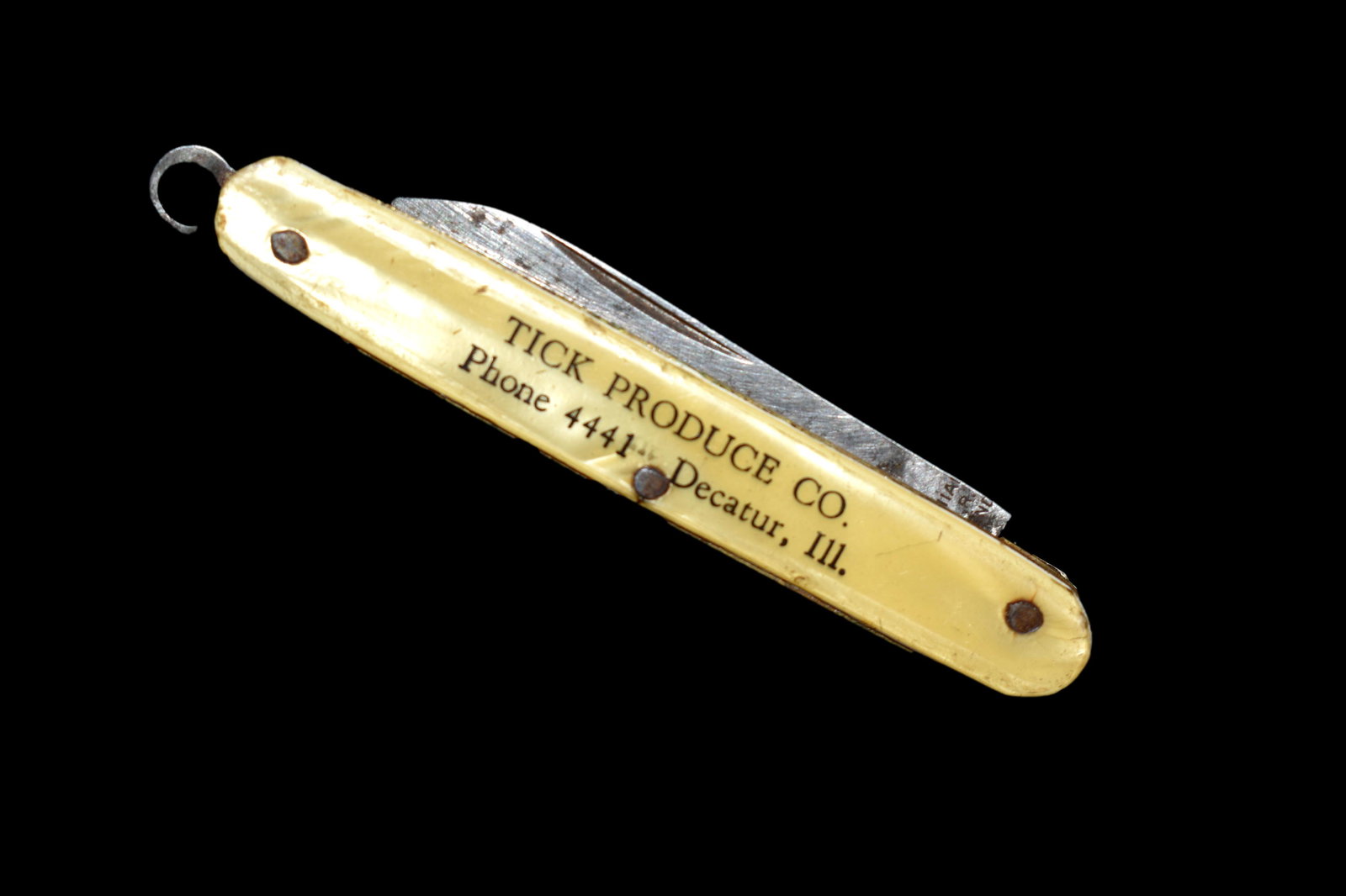 Small Colonial Pocket Knife, Tick Produce Co, Decatur,: Small Colonial Pocket Knife, Tick Produce Co, Decatur, IL Advertisement