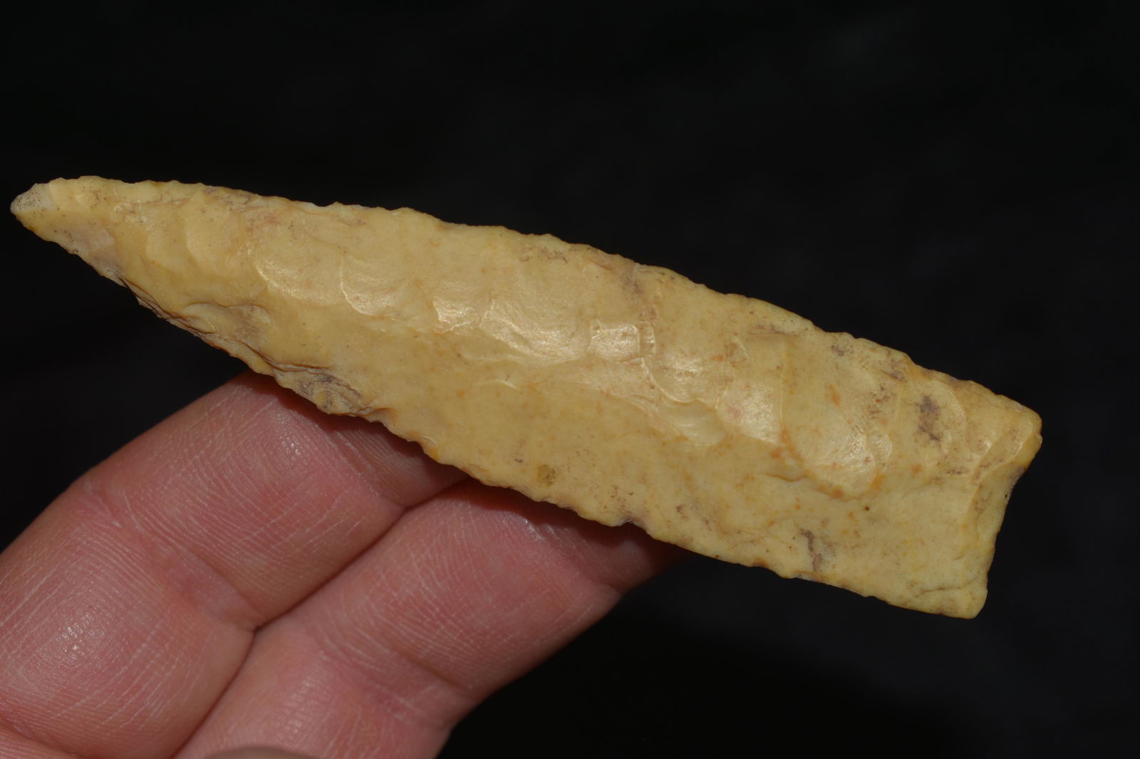 3 5/8" Firstview with amazing flaking and medium ridge found by Ben Bauer in Polk Co, Missouri. (1 of 10)