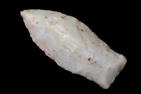 2 1/2" Beaver Lake with High Translucency made of Holland Chert. Found in Vermillion Co Illinois by: 2 1/2" Beaver Lake with High Translucency made of Holland Chert. Found in Vermillion Co Illinois by Gary Smith Ex Dave Vanderwall